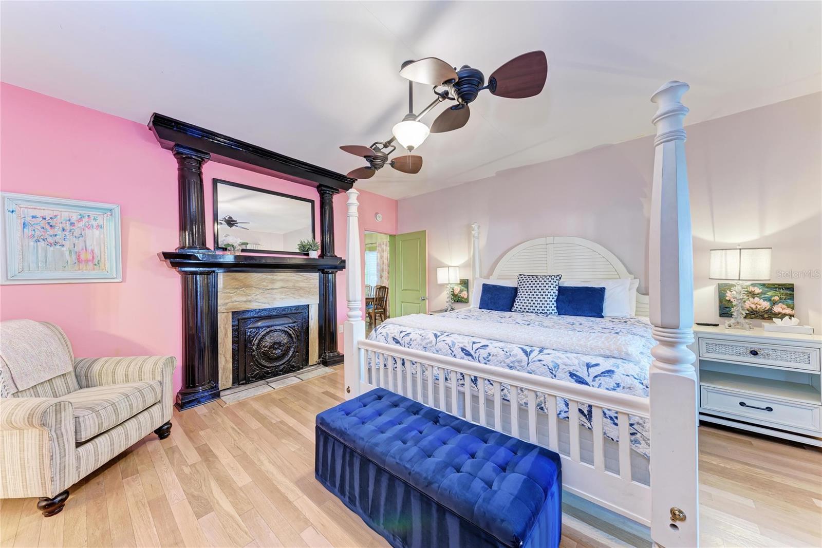 MAPLE COURT - Residential