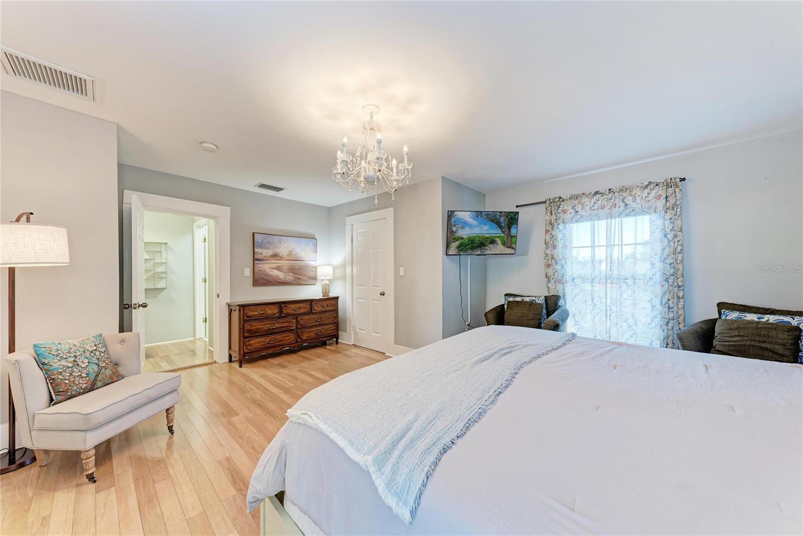 MAPLE COURT - Residential