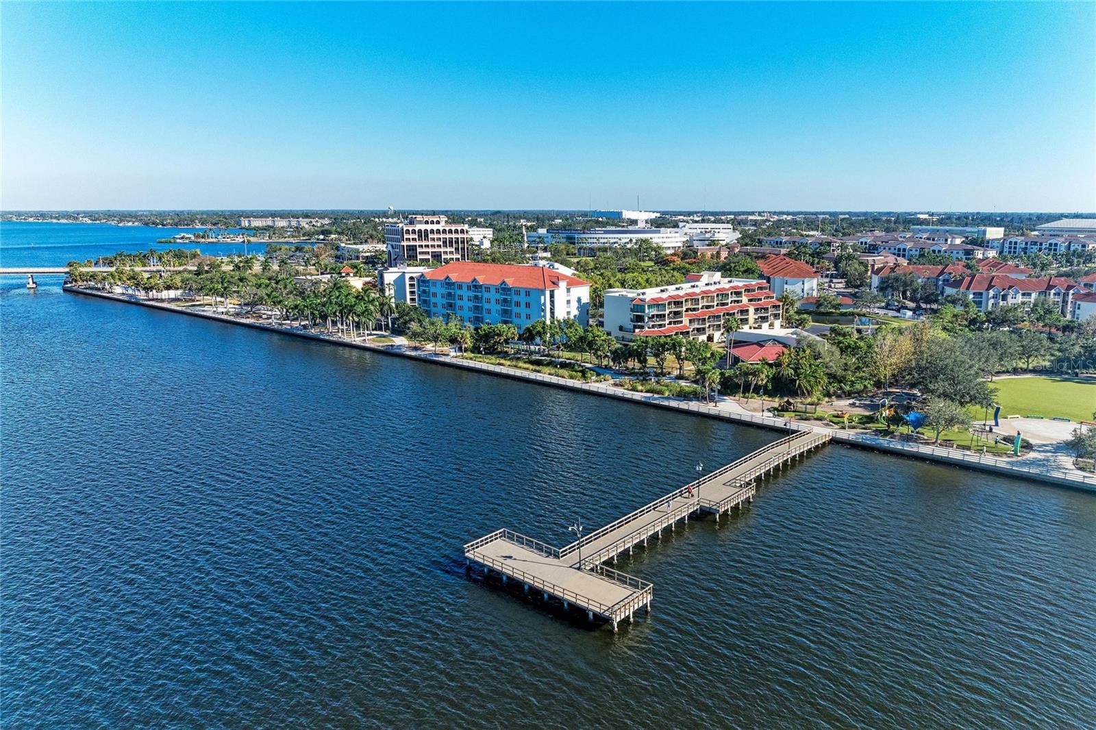 MAPLE COURT - Residential