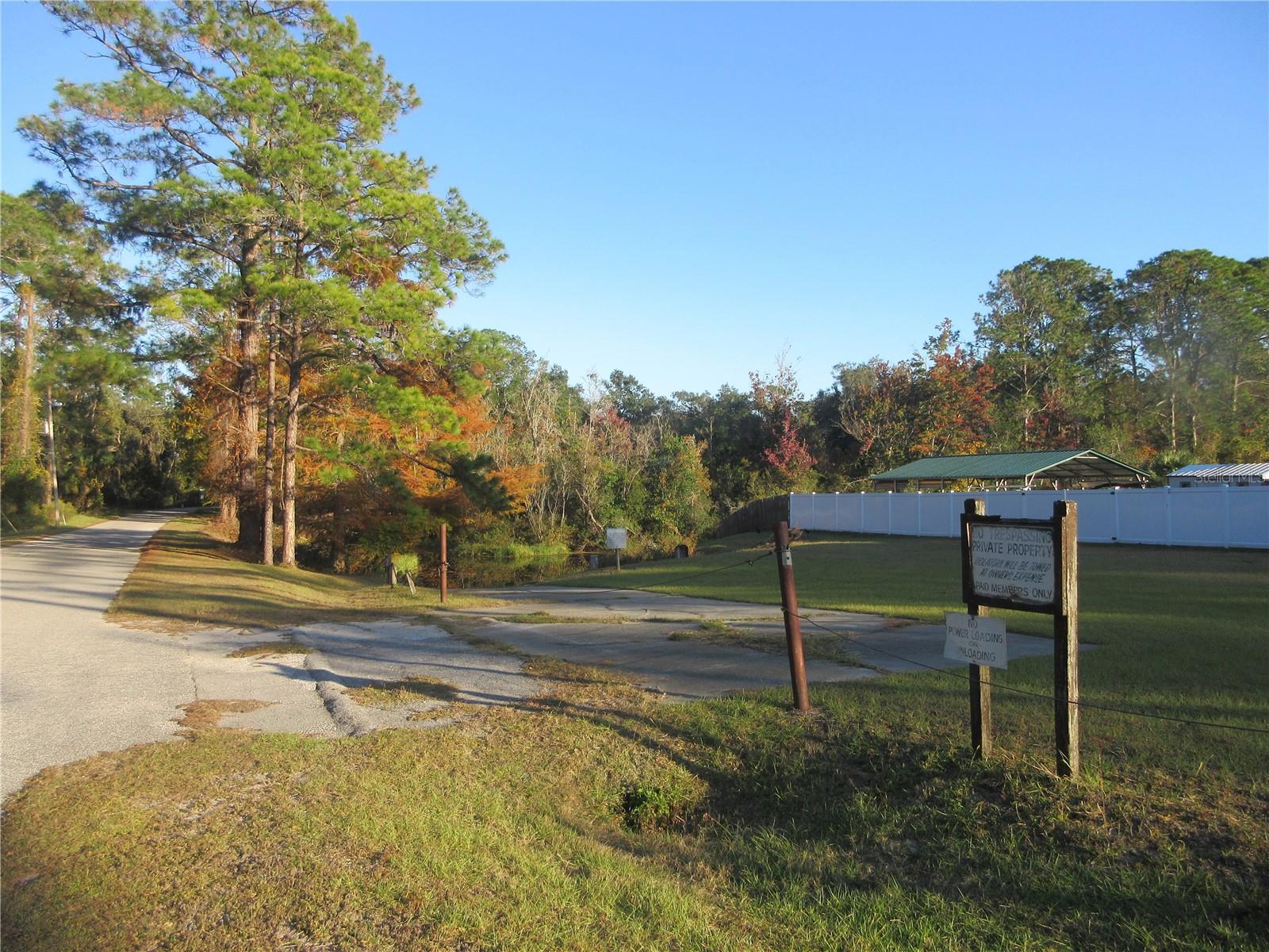 LAKE & FOREST CLUB - Land