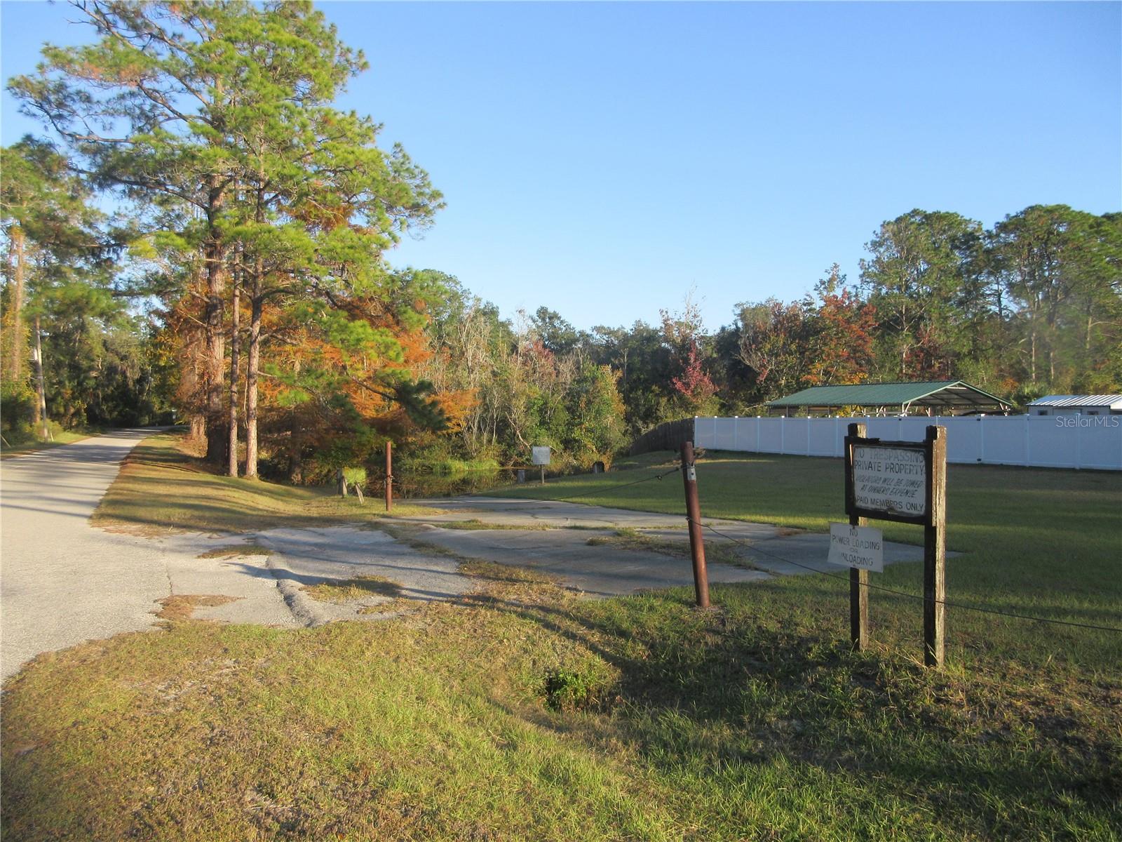 LAKE & FOREST CLUB - Land