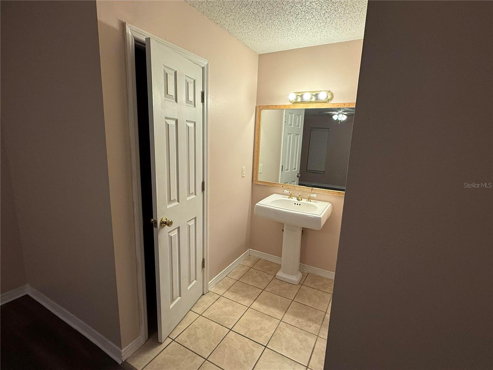 TEALWOOD COVE FIRST ADD - Residential