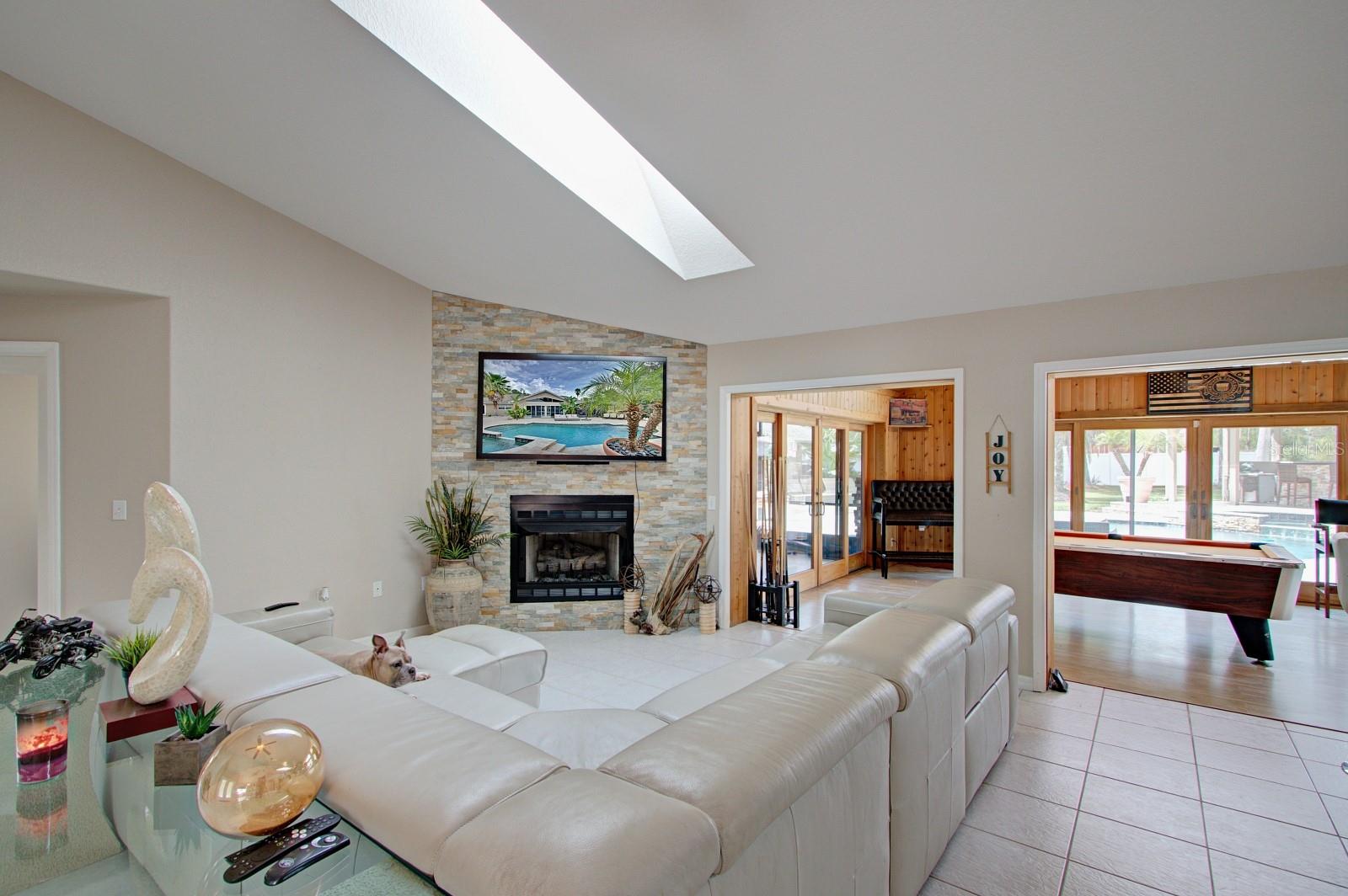 ROYAL TRAILS UNIT 02 REP - Residential