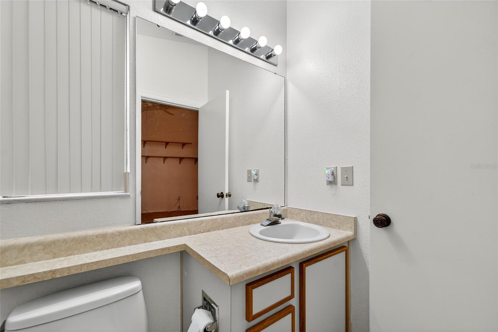 COUNTRY HILLS UNIT ONE E - Residential
