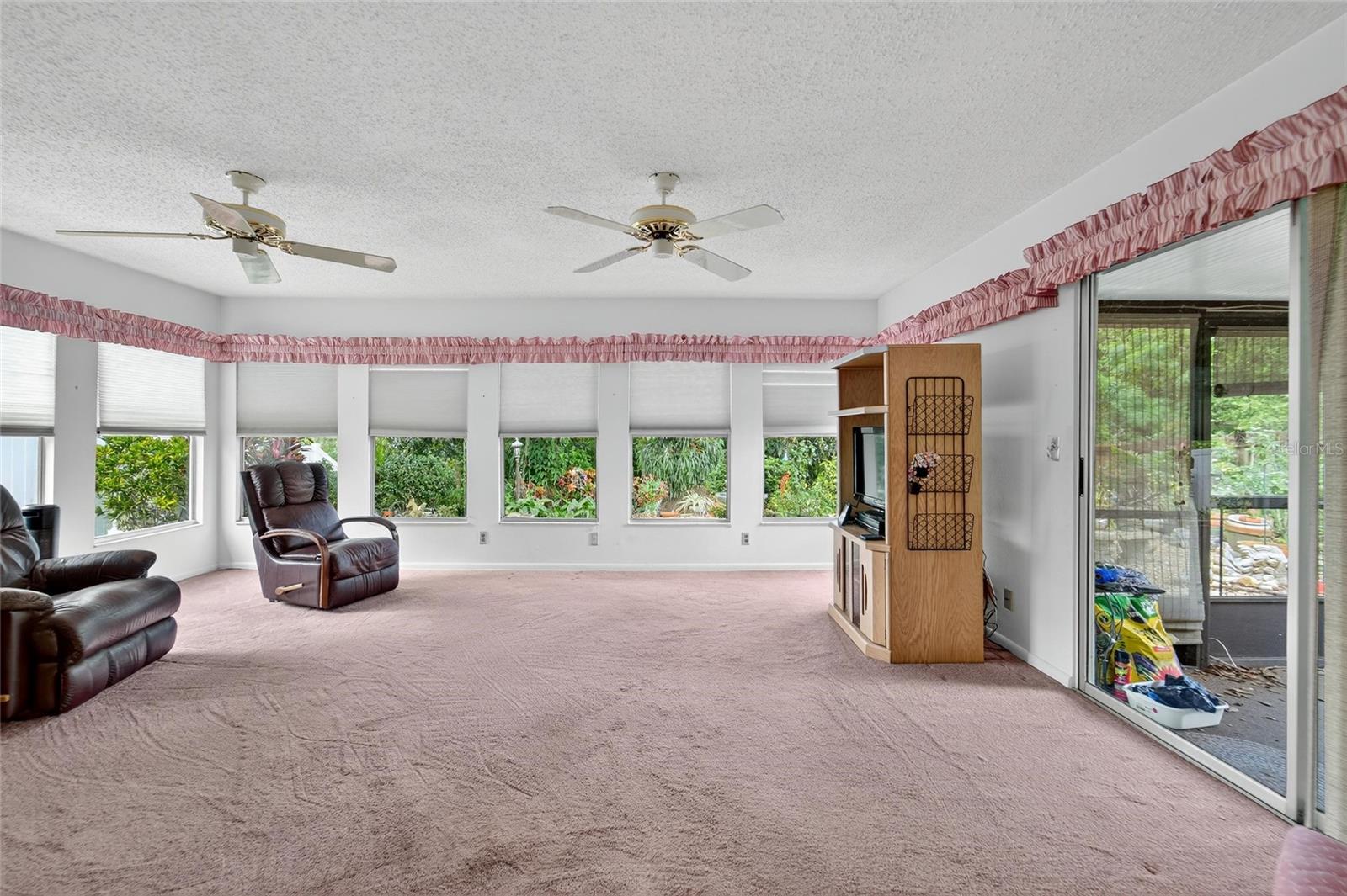 COUNTRY HILLS UNIT ONE E - Residential