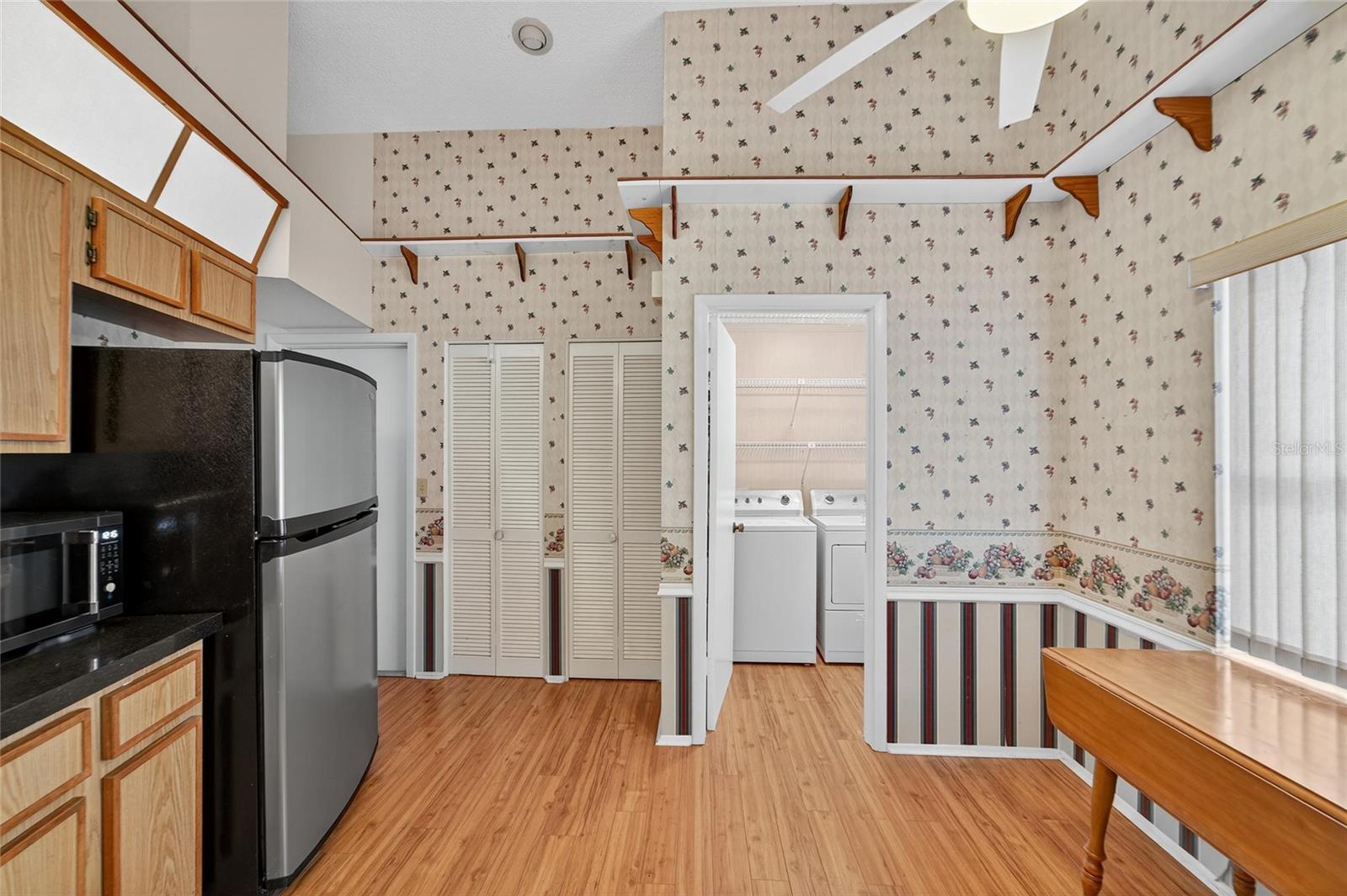 COUNTRY HILLS UNIT ONE E - Residential