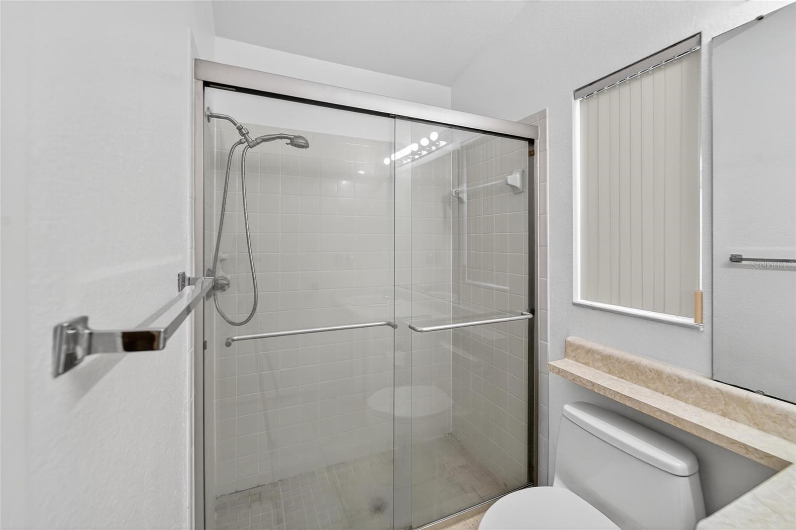 COUNTRY HILLS UNIT ONE E - Residential