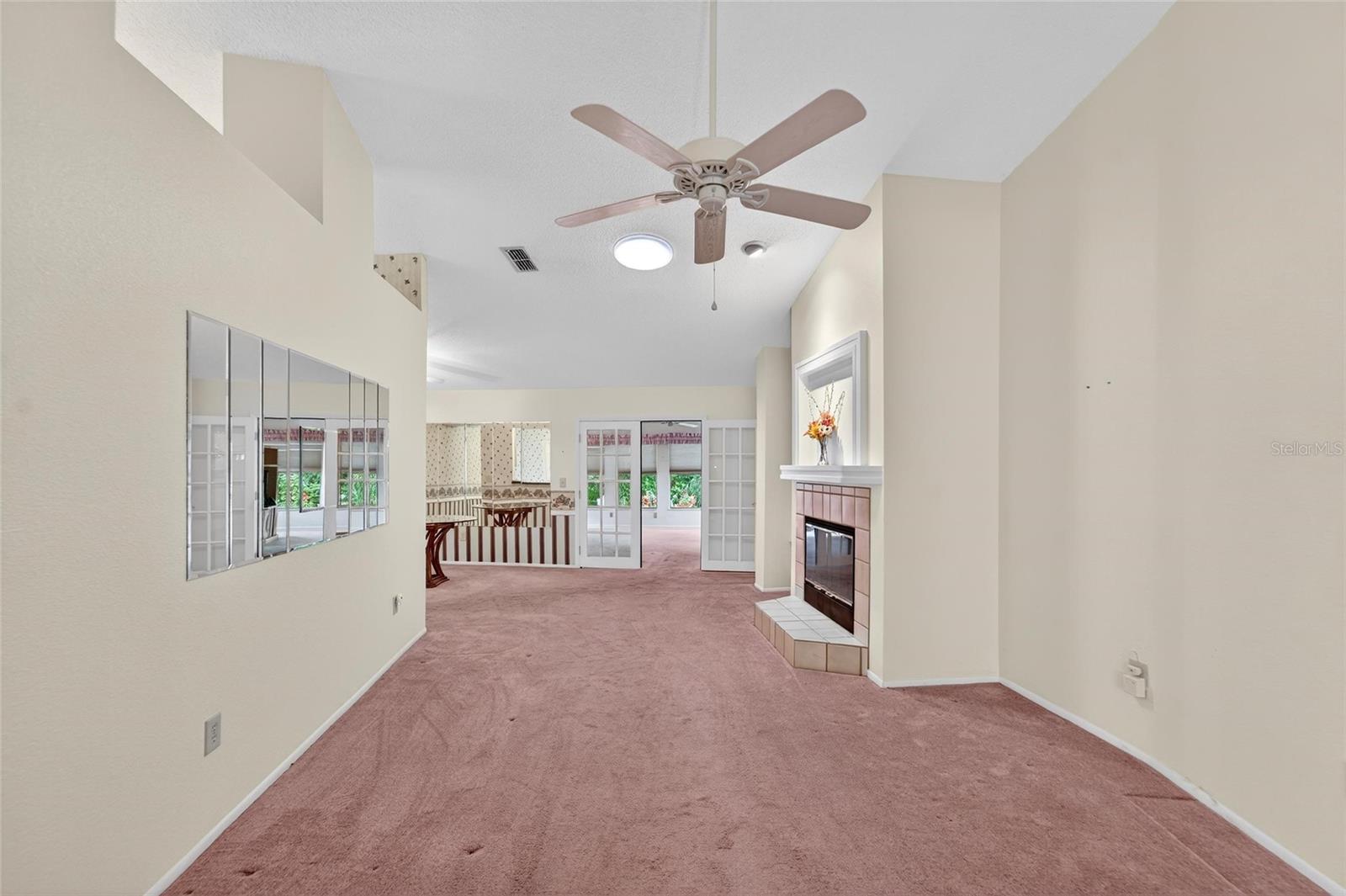 COUNTRY HILLS UNIT ONE E - Residential