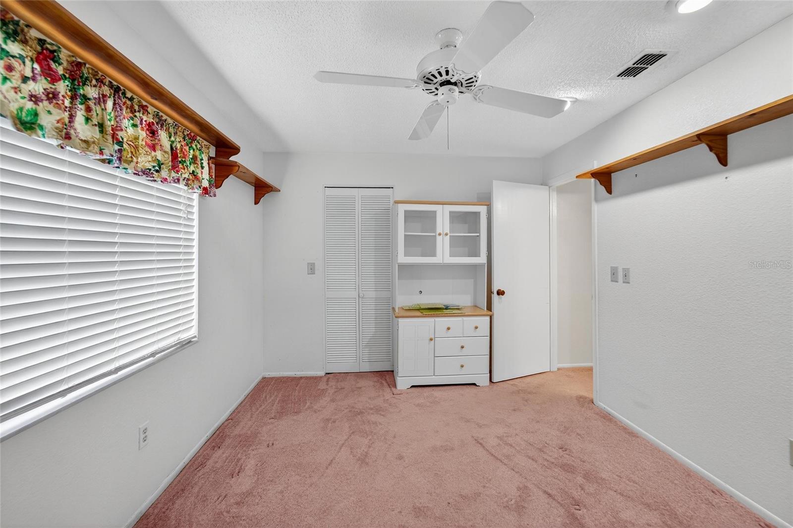 COUNTRY HILLS UNIT ONE E - Residential