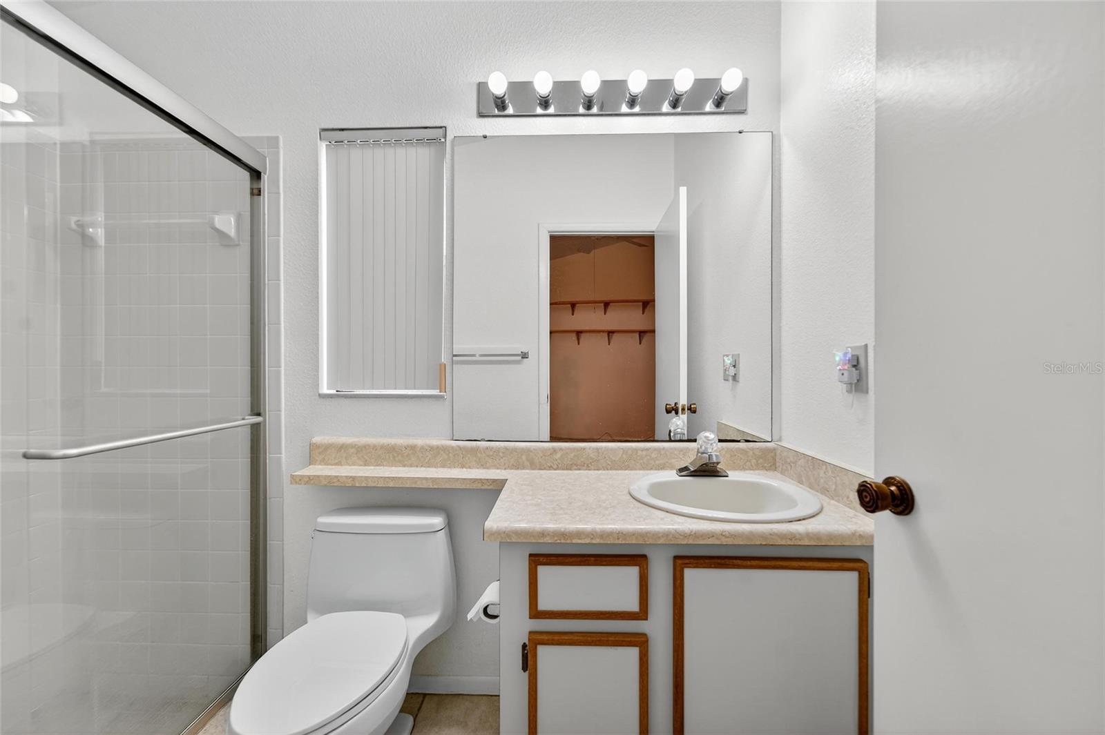 COUNTRY HILLS UNIT ONE E - Residential