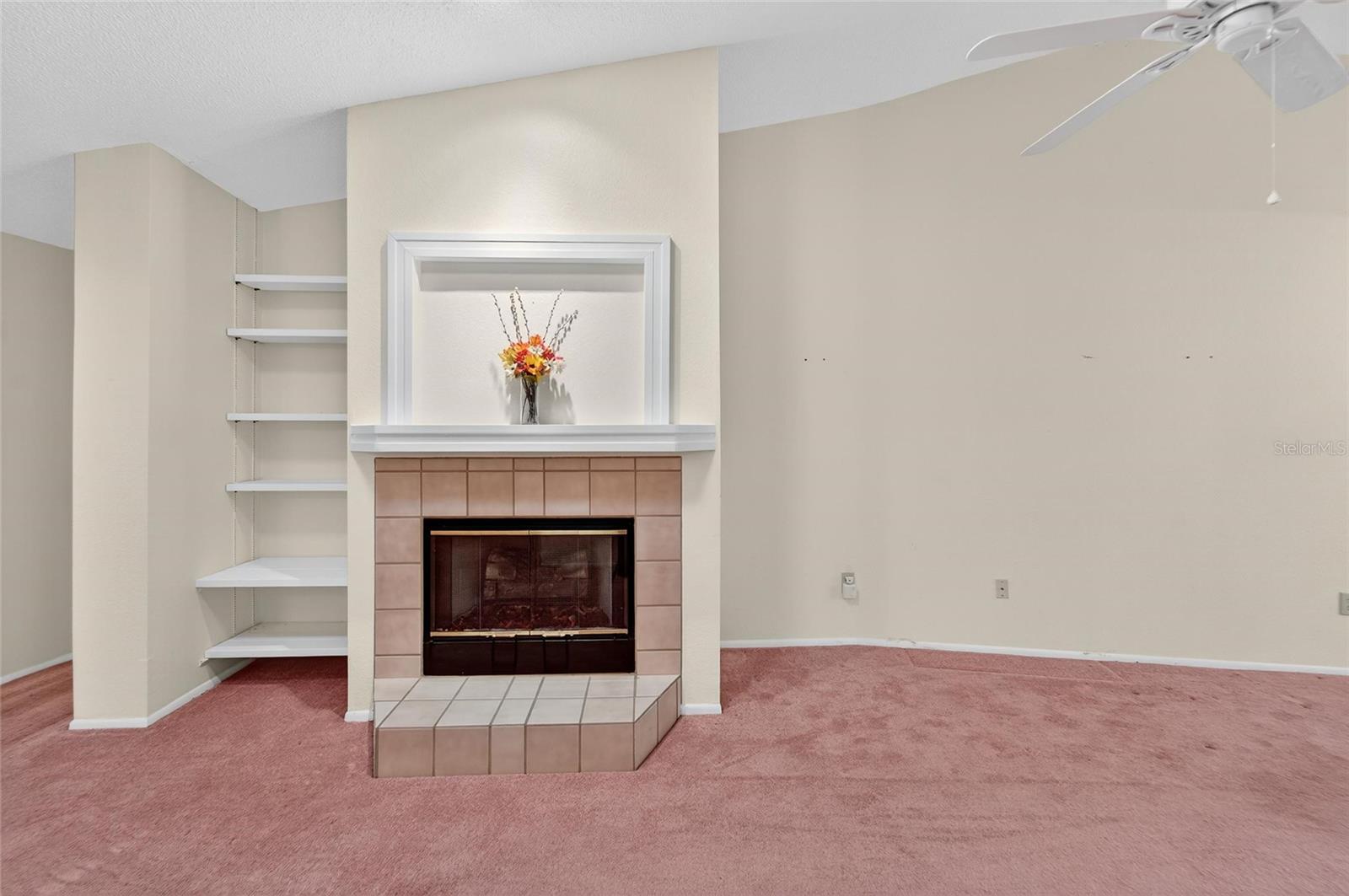 COUNTRY HILLS UNIT ONE E - Residential