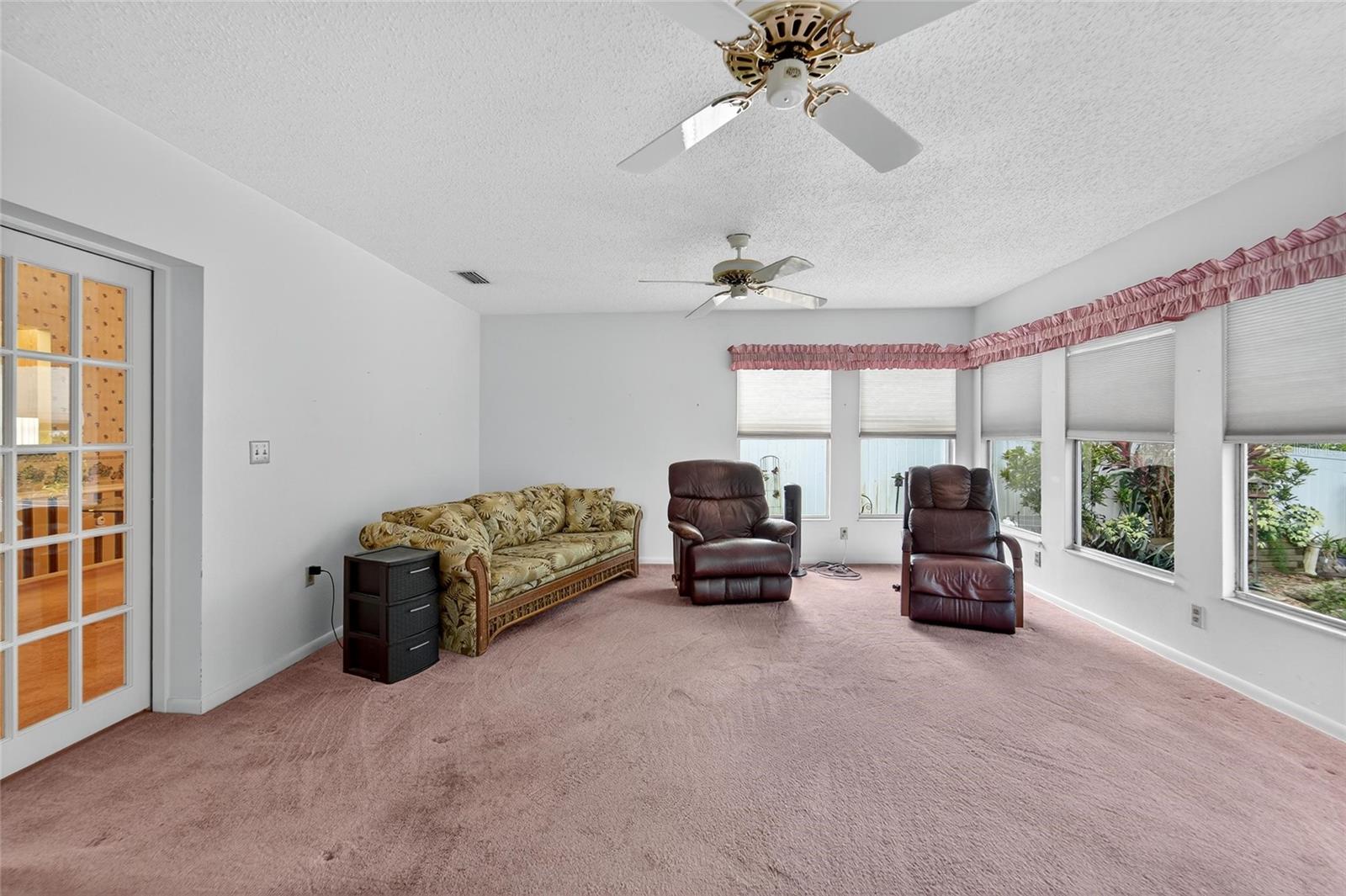 COUNTRY HILLS UNIT ONE E - Residential