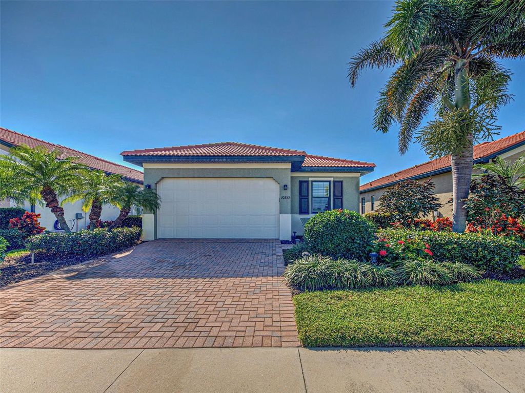 Photo of 10353 Crooked Creek Drive, Venice, FL 34293 (MLS # D6145124)