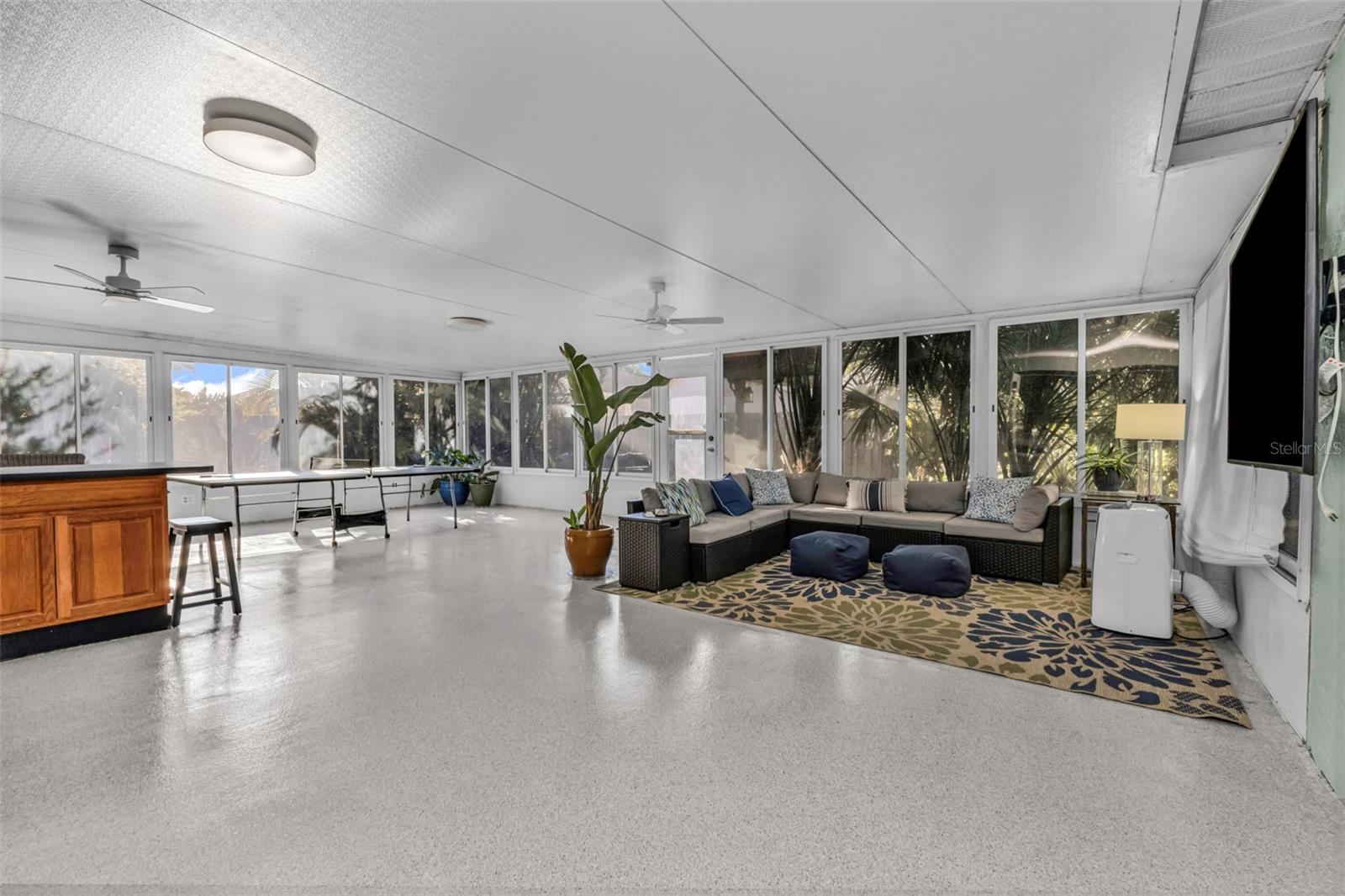 SOUTH VENICE - Residential