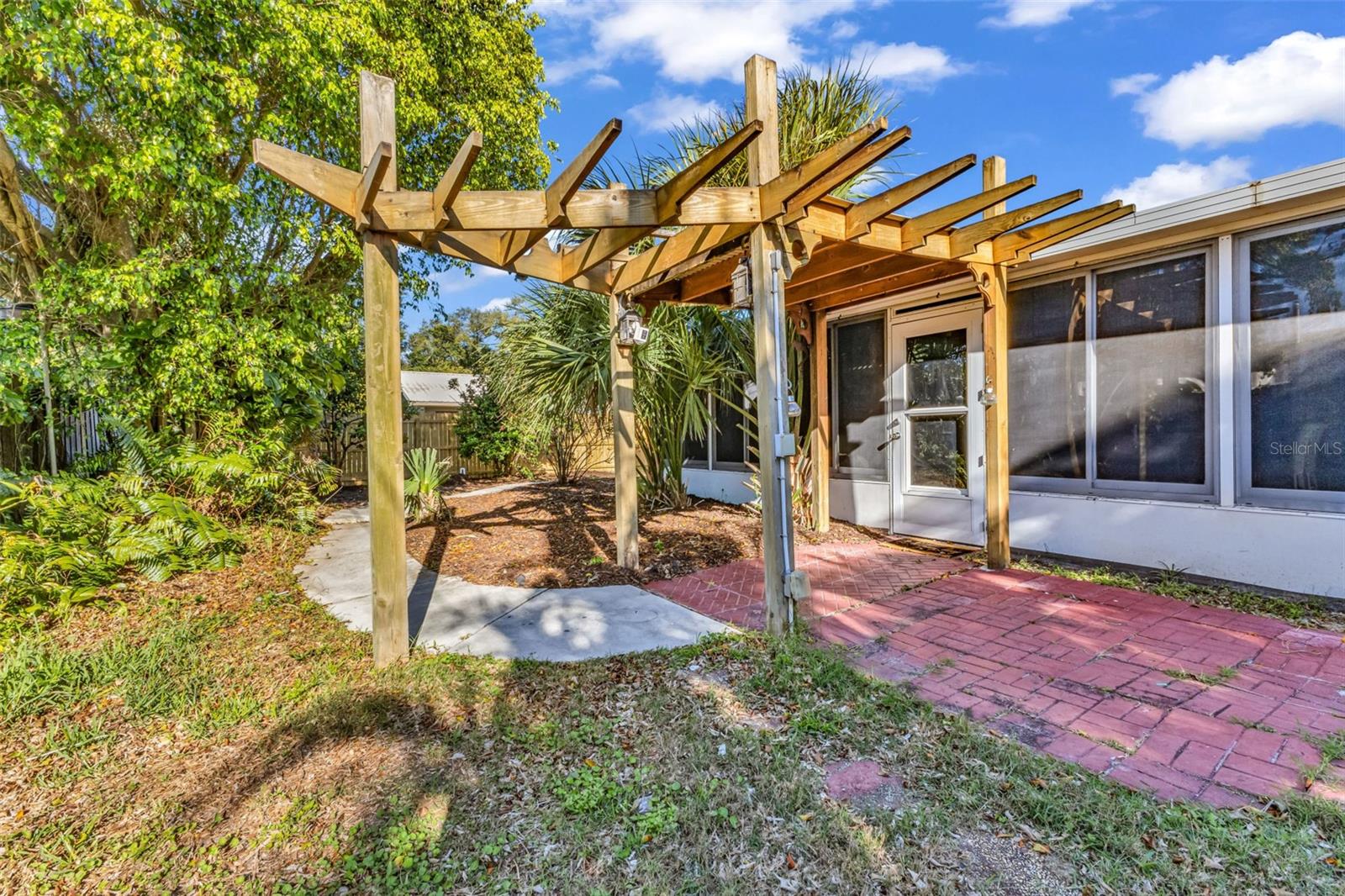 SOUTH VENICE - Residential