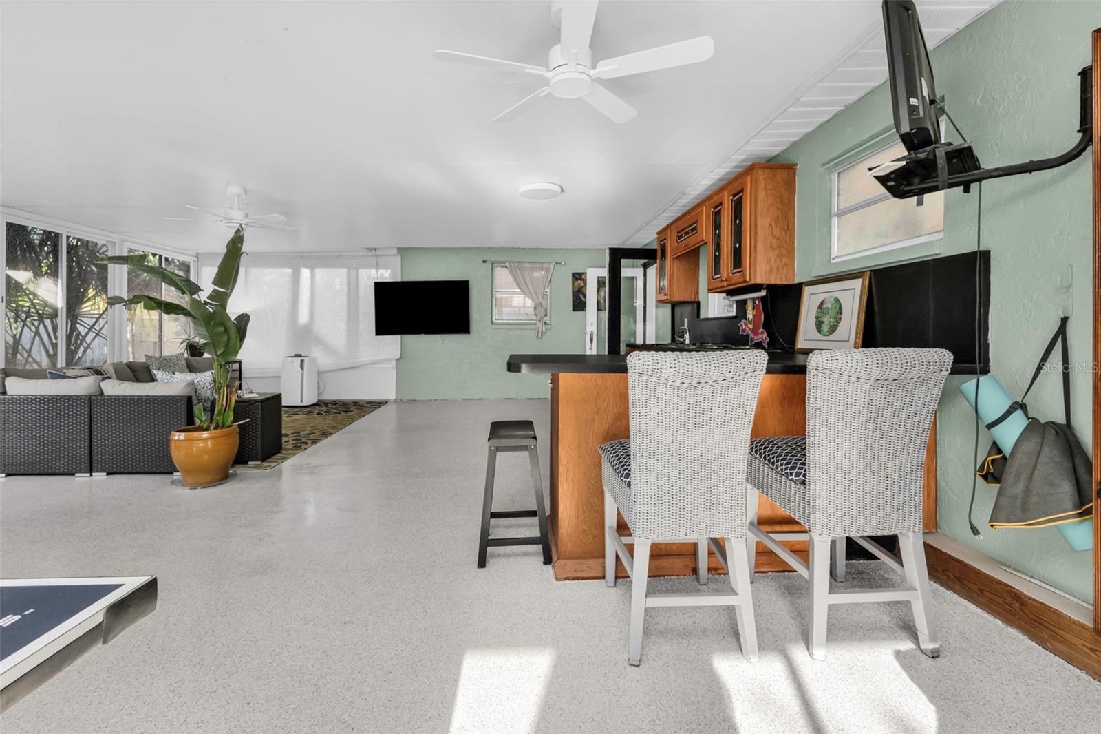 SOUTH VENICE - Residential