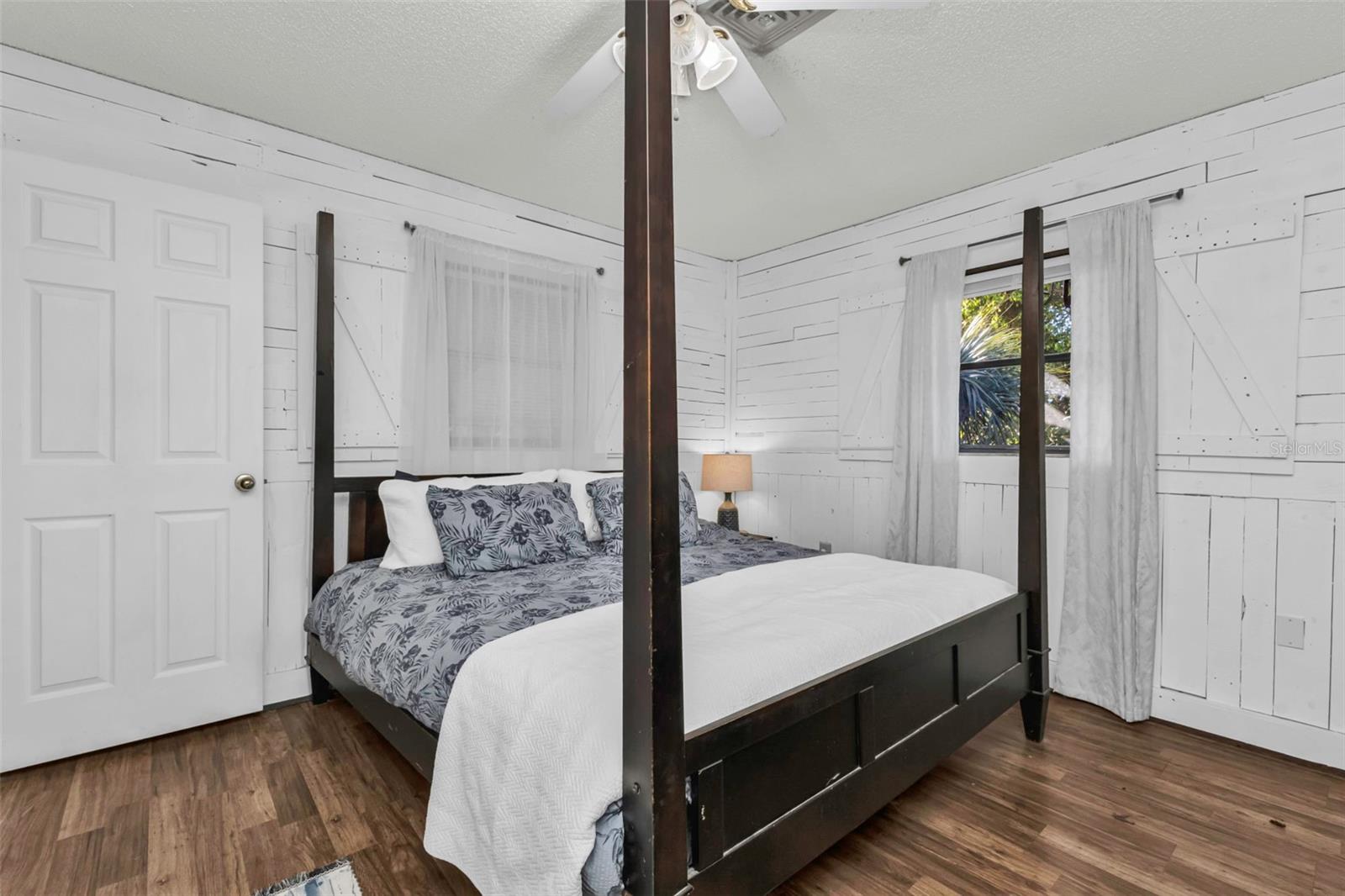 SOUTH VENICE - Residential