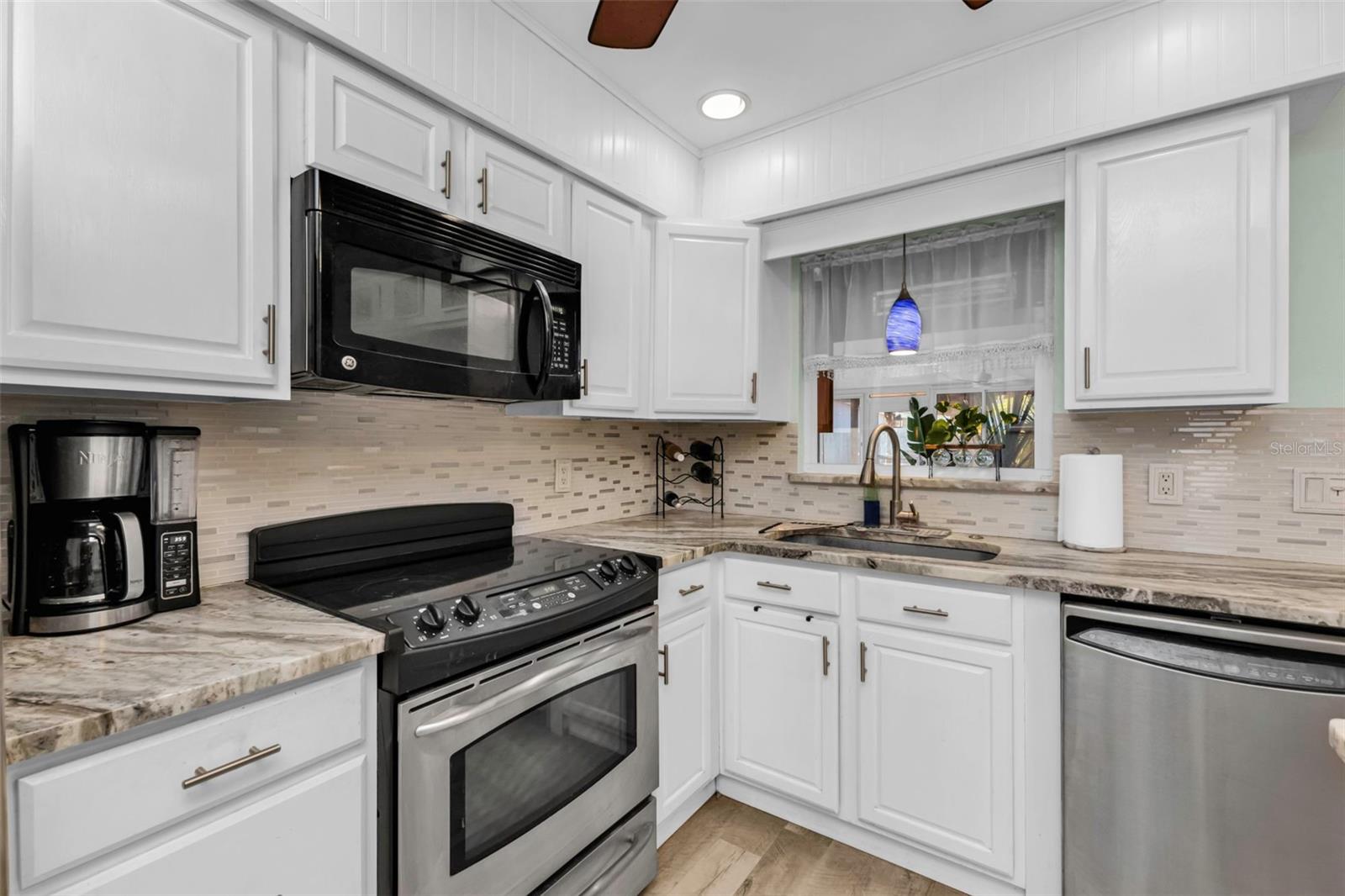 SOUTH VENICE - Residential