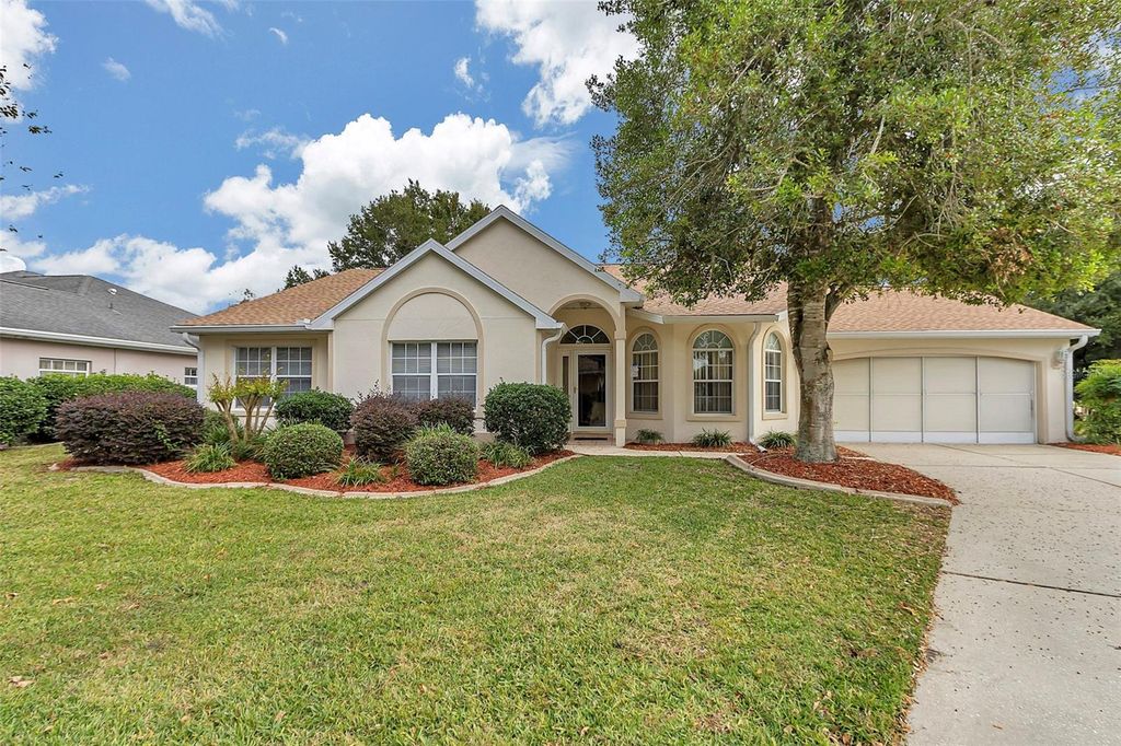 Photo of 11511 SW 72nd Circle, Ocala, FL 34476 (MLS # OM714374)