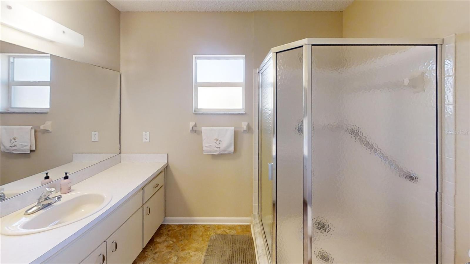 ON TOP OF THE WORLD - Residential