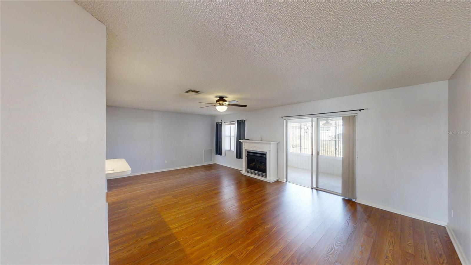 ON TOP OF THE WORLD - Residential