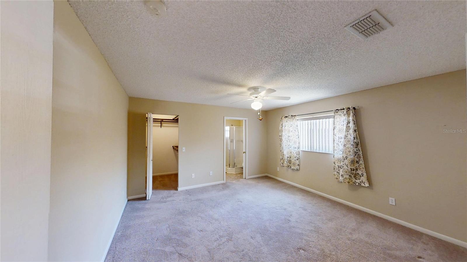 ON TOP OF THE WORLD - Residential