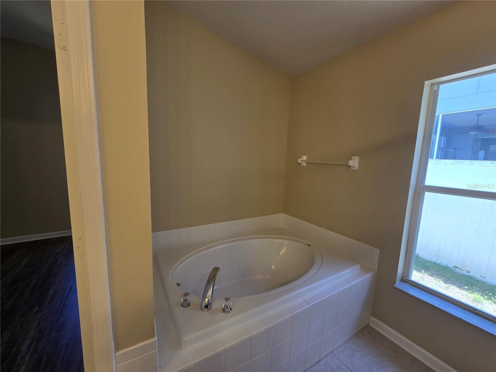 PALM COVE PH 1B - Residential Lease