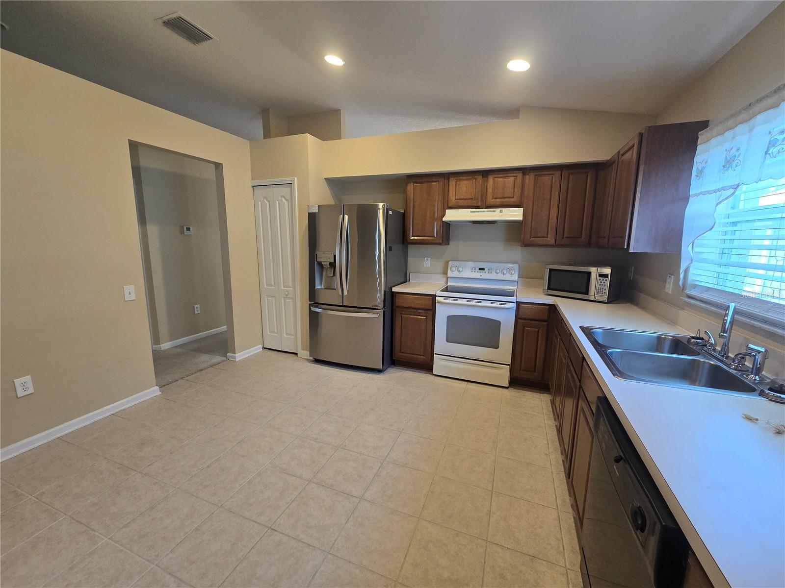 PALM COVE PH 1B - Residential Lease