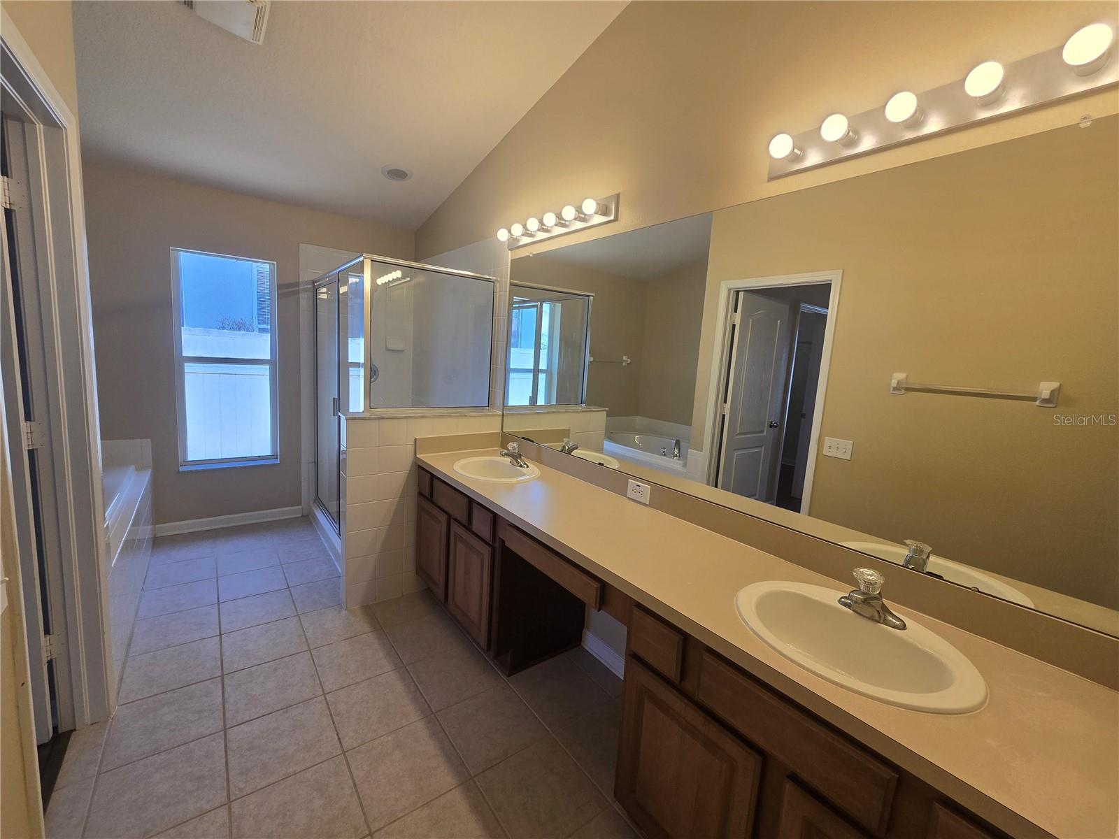 PALM COVE PH 1B - Residential Lease
