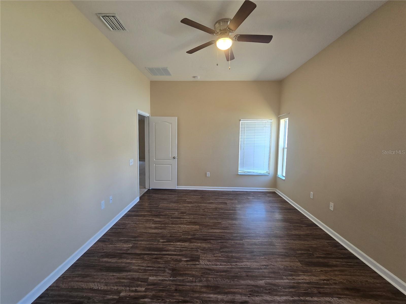 PALM COVE PH 1B - Residential Lease
