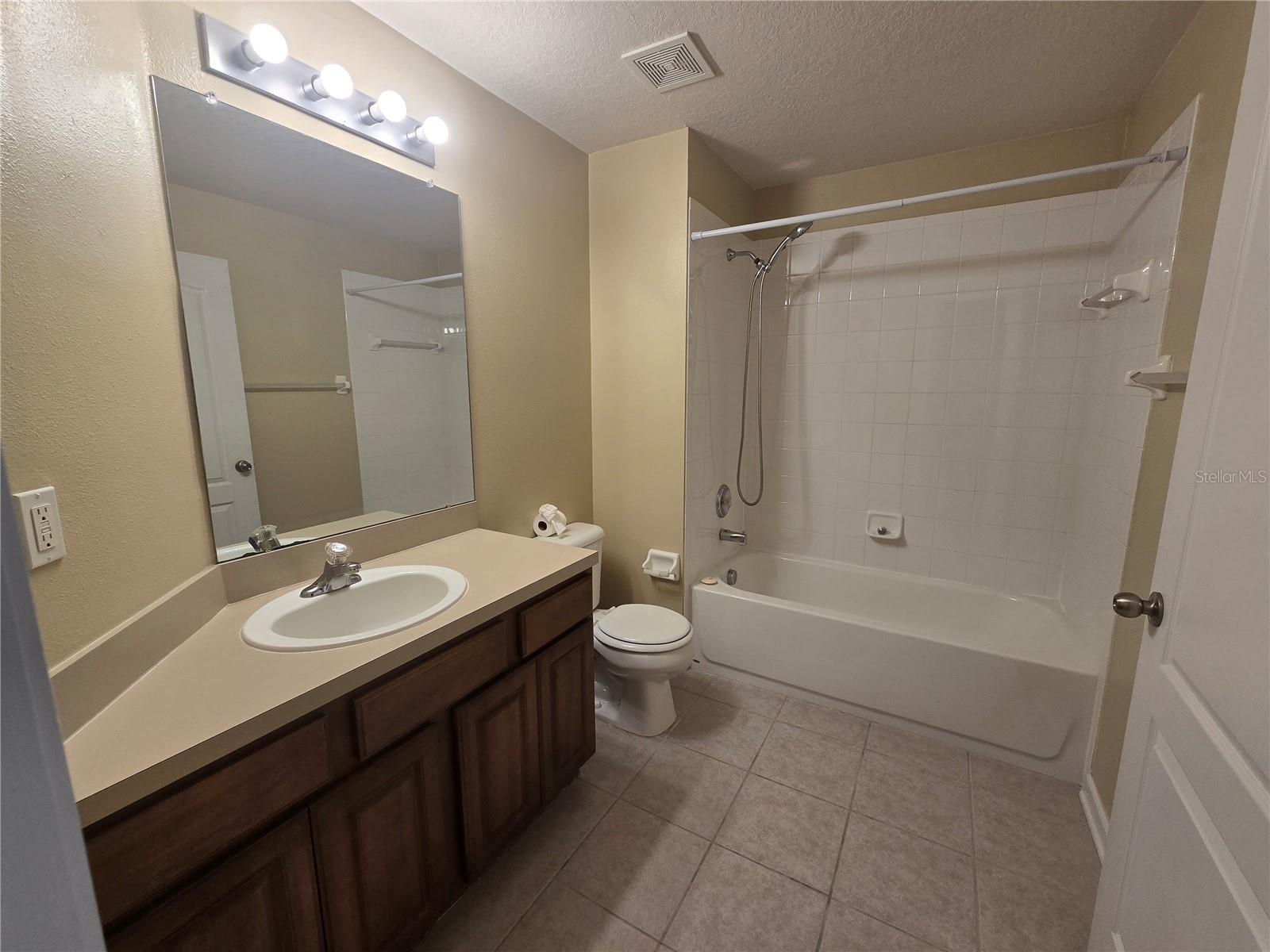 PALM COVE PH 1B - Residential Lease