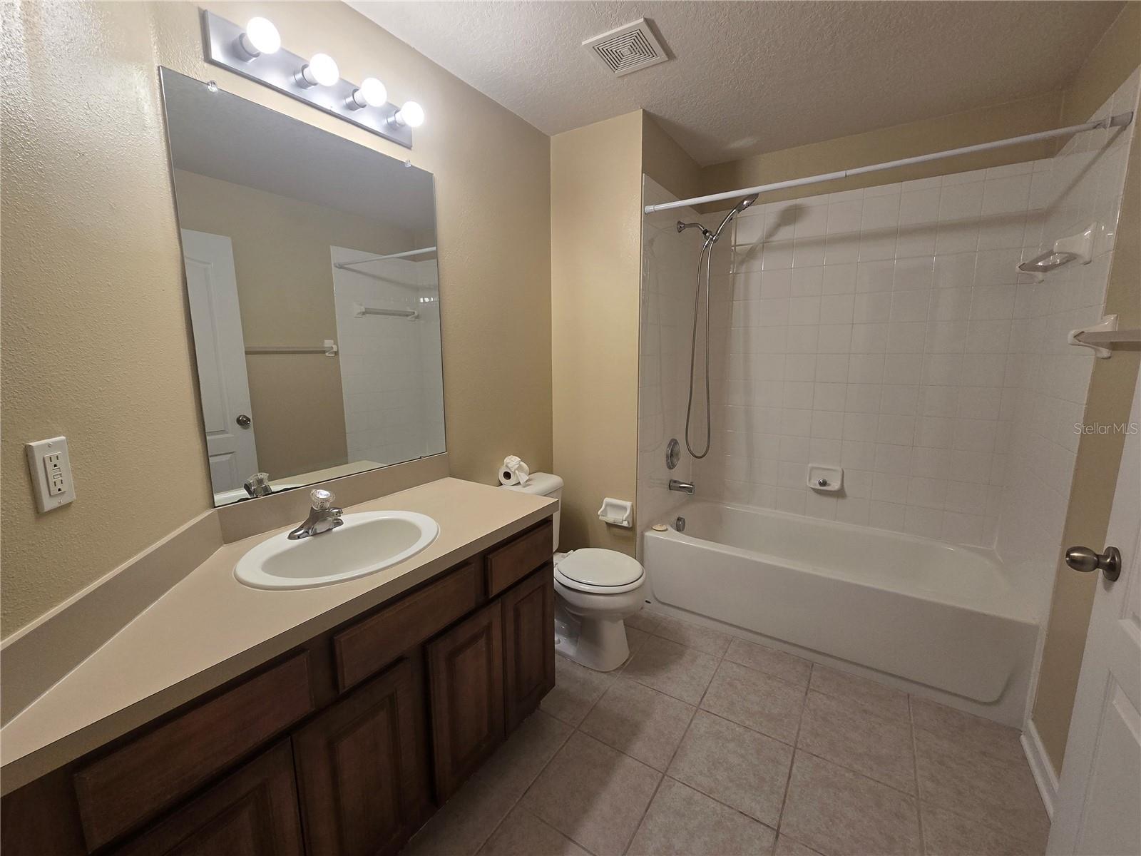 PALM COVE PH 1B - Residential Lease