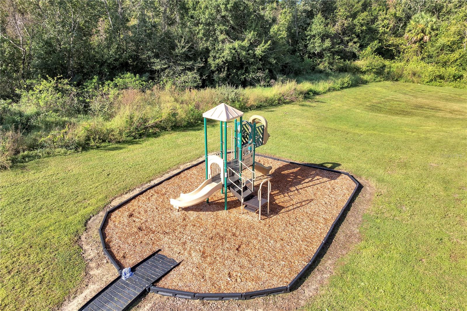 ATRIA/RIDGEWOOD LAKES - Residential Lease