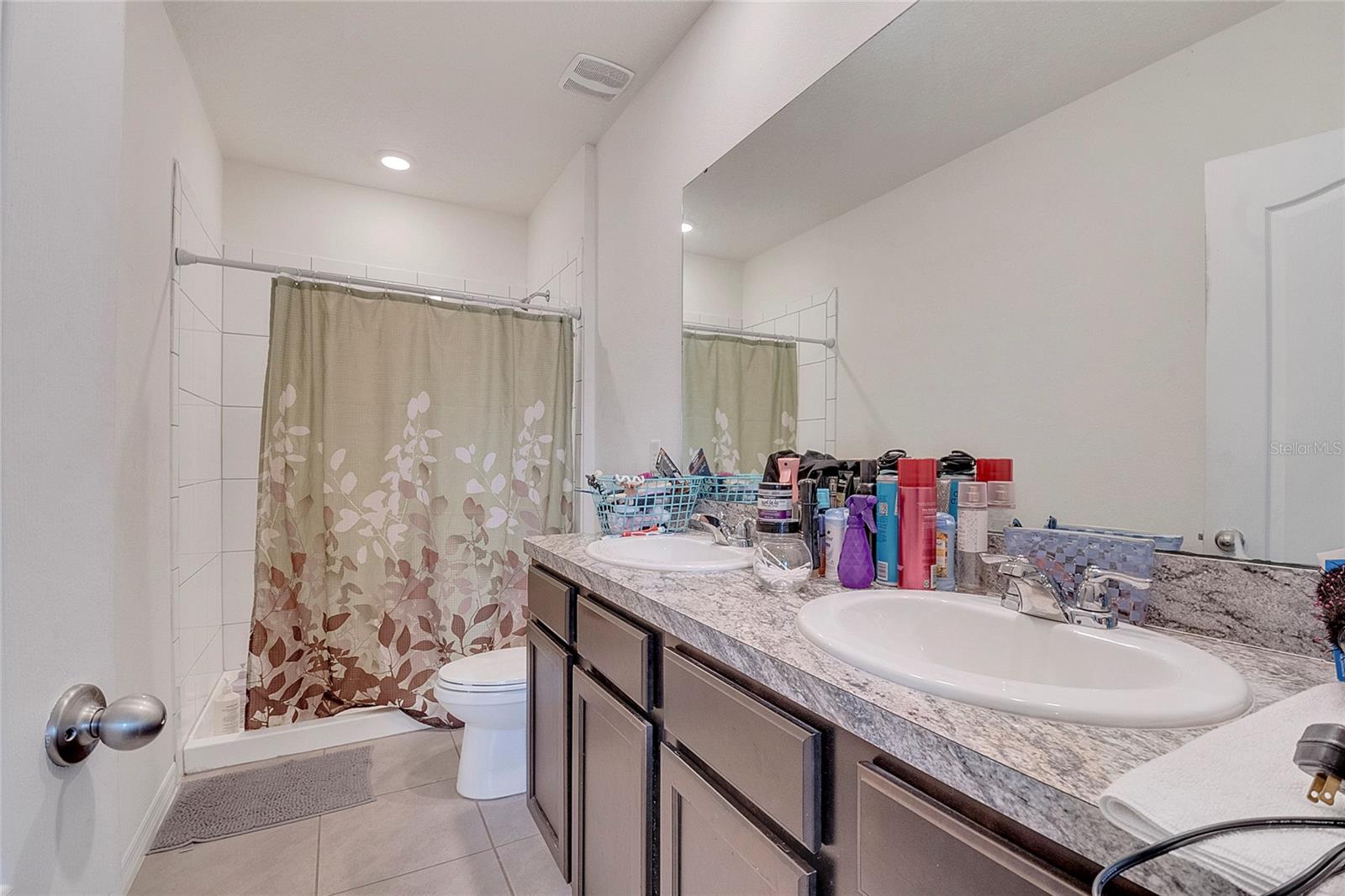 ATRIA/RIDGEWOOD LAKES - Residential Lease