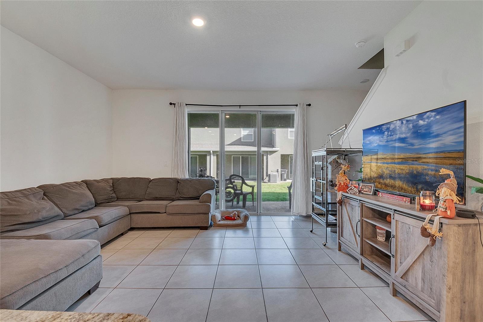 ATRIA/RIDGEWOOD LAKES - Residential Lease