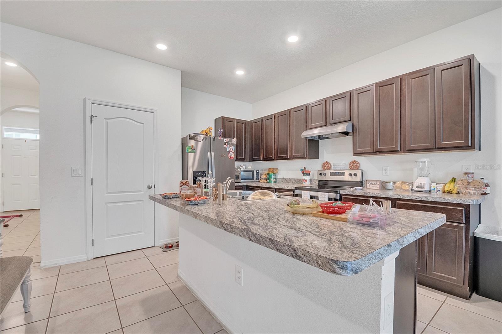 ATRIA/RIDGEWOOD LAKES - Residential Lease