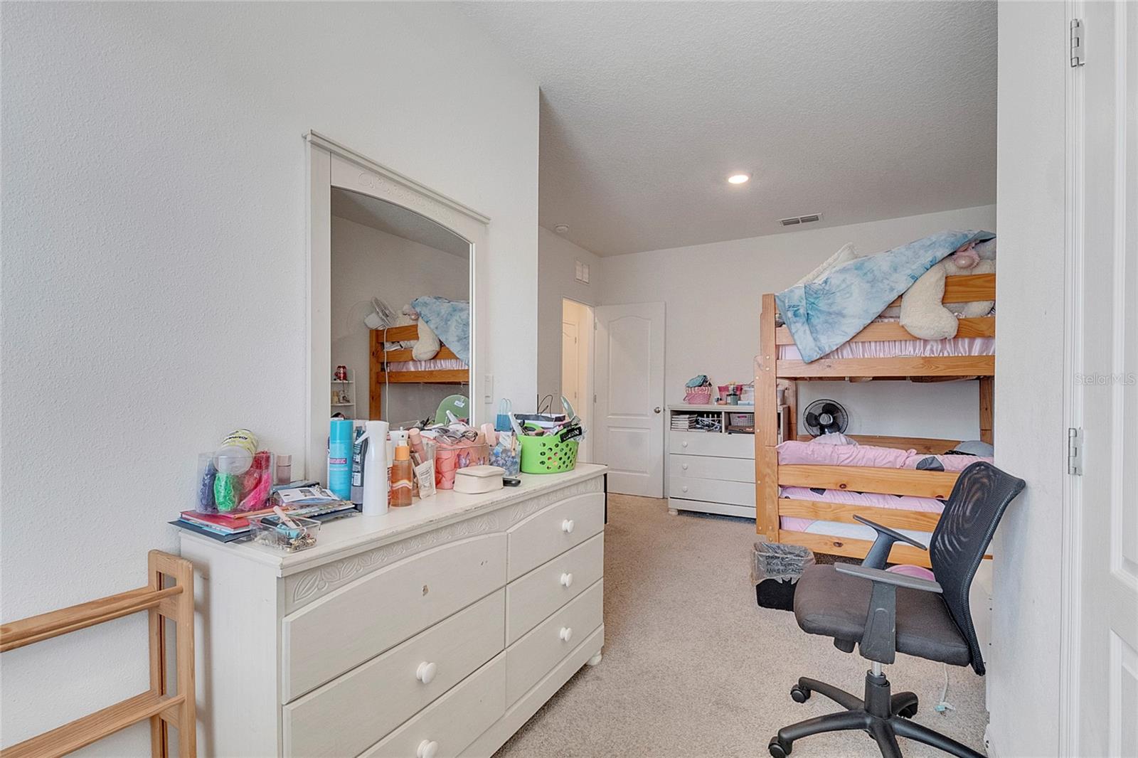 ATRIA/RIDGEWOOD LAKES - Residential Lease