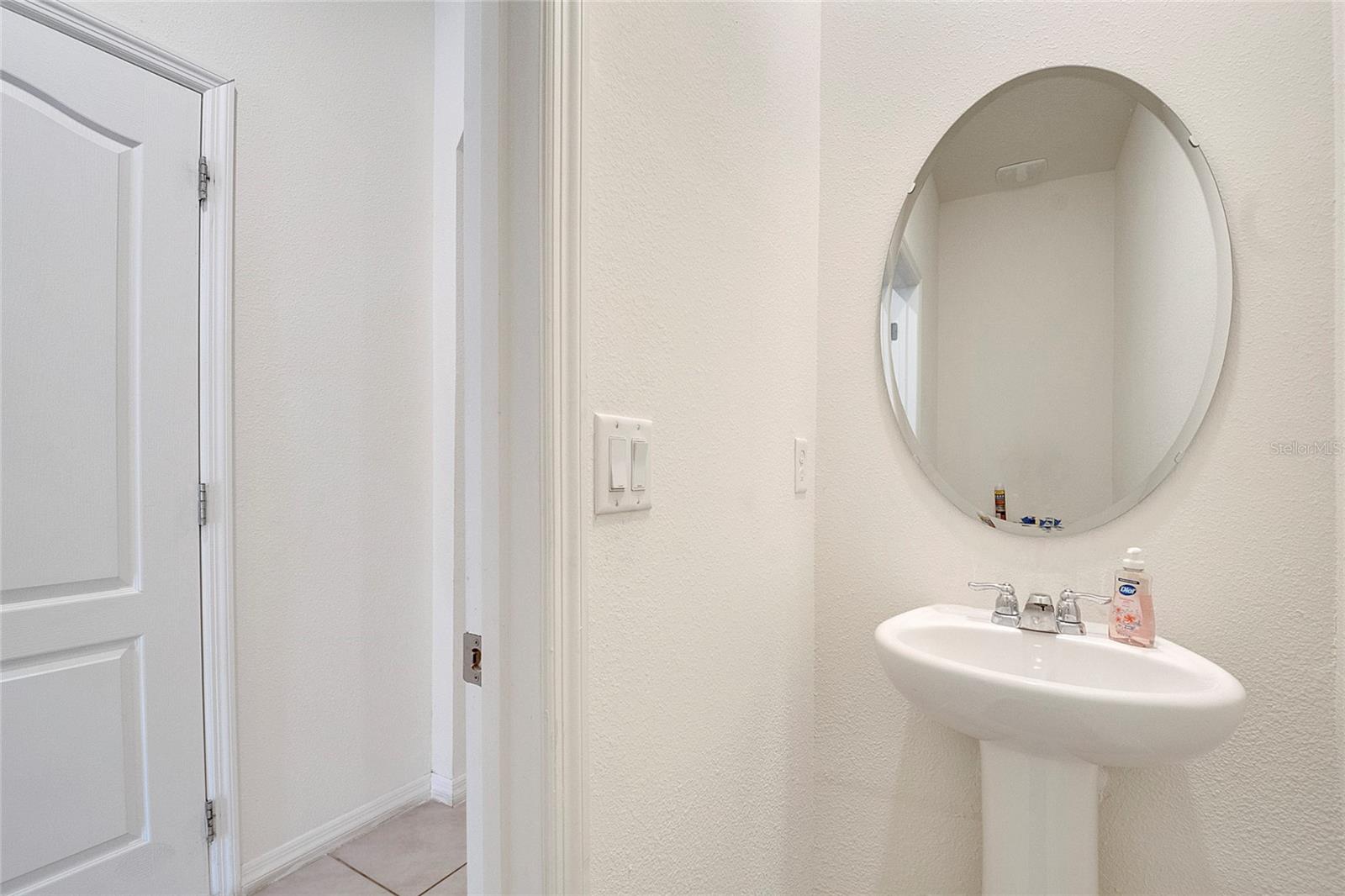 ATRIA/RIDGEWOOD LAKES - Residential Lease
