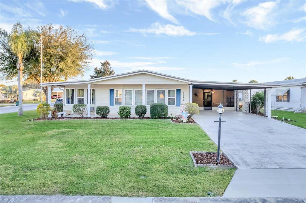 Photo of 1690 Nassau Circle, Tavares, FL 32778 (MLS # G5116003)
