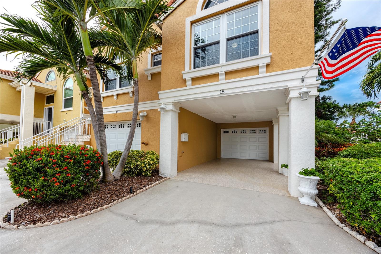 18 CRESCENT PLACE S