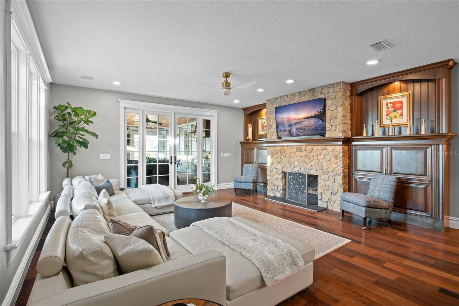 BUTLER BAY - Residential