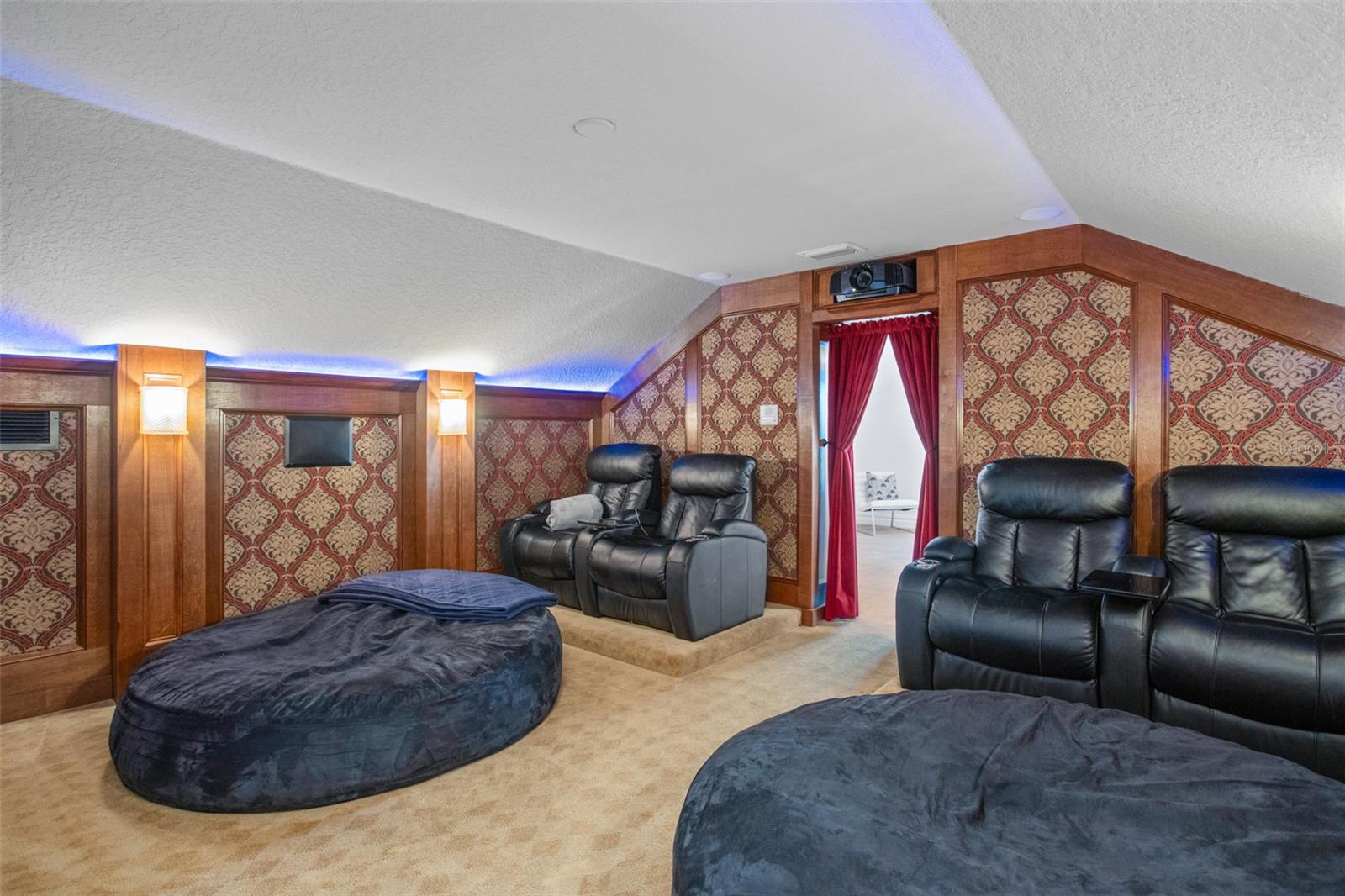 BUTLER BAY - Residential