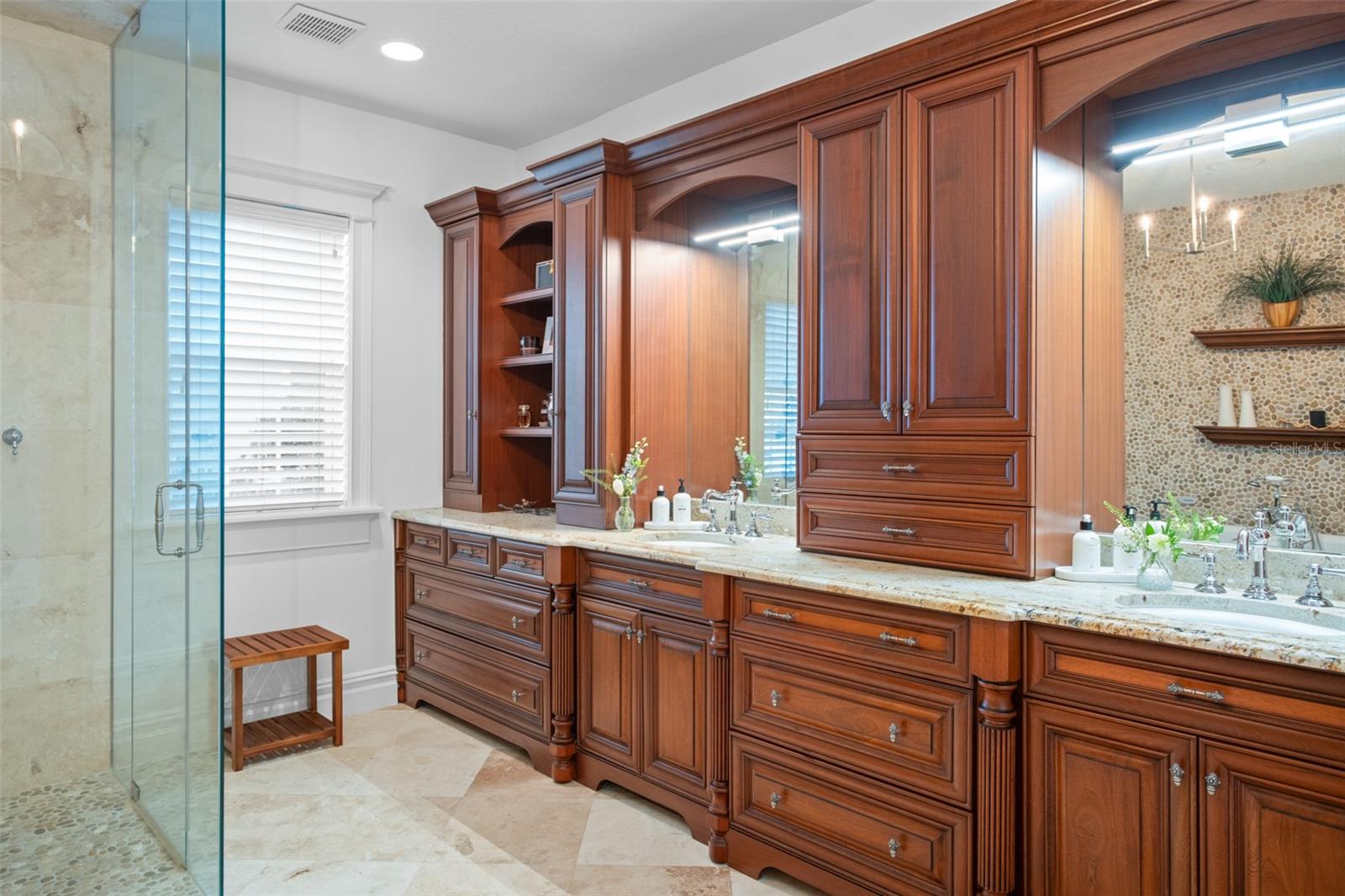 BUTLER BAY - Residential