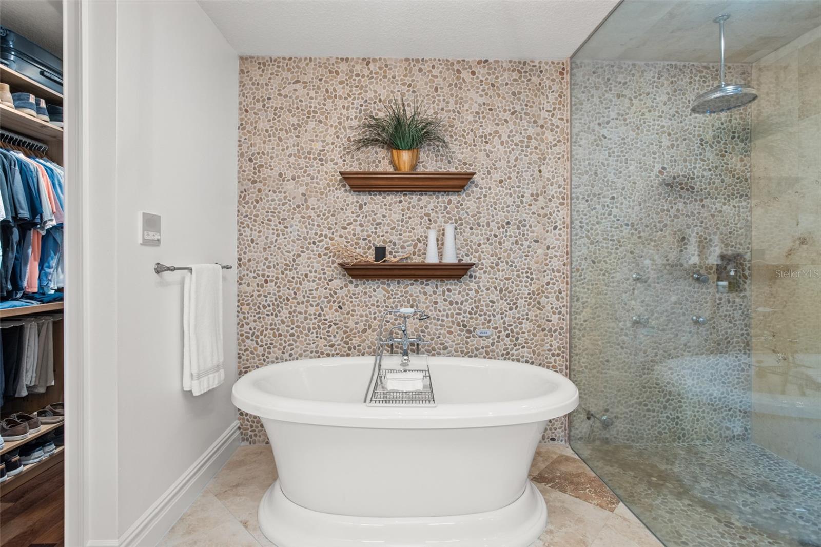 BUTLER BAY - Residential