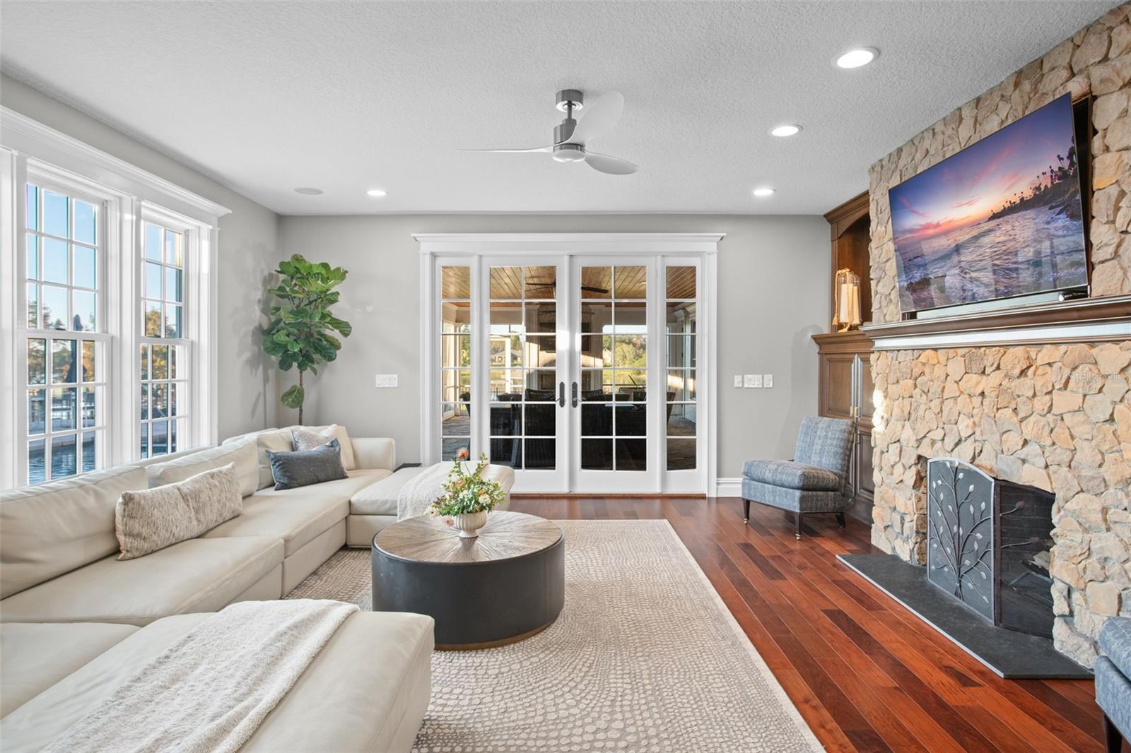 BUTLER BAY - Residential