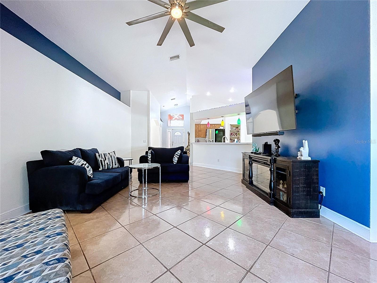 WELLINGTON NORTH AT BAY PARK - Residential