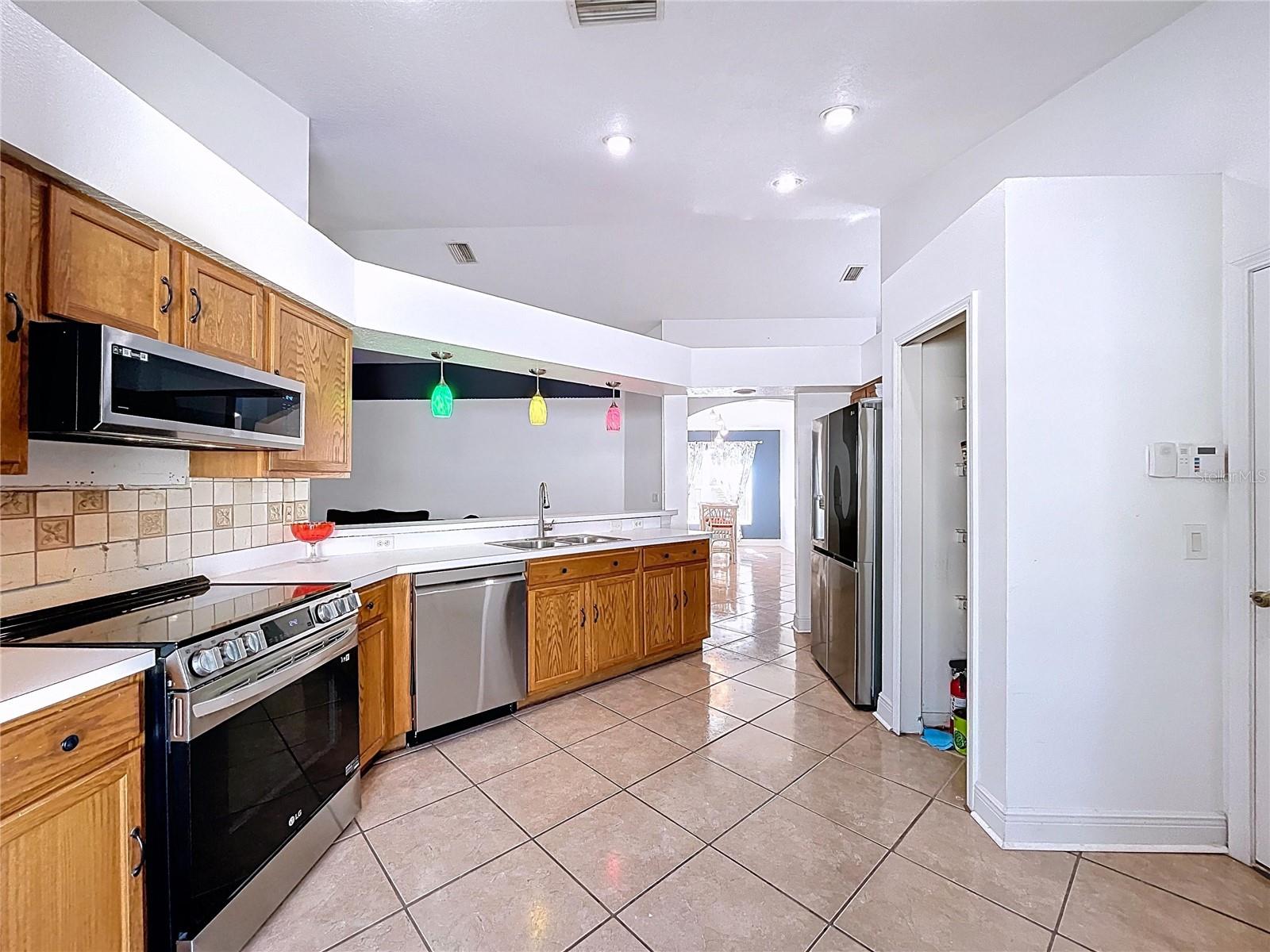 WELLINGTON NORTH AT BAY PARK - Residential