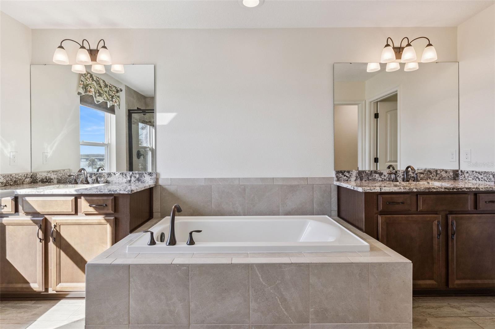 BAYSIDE TERRACE - Residential