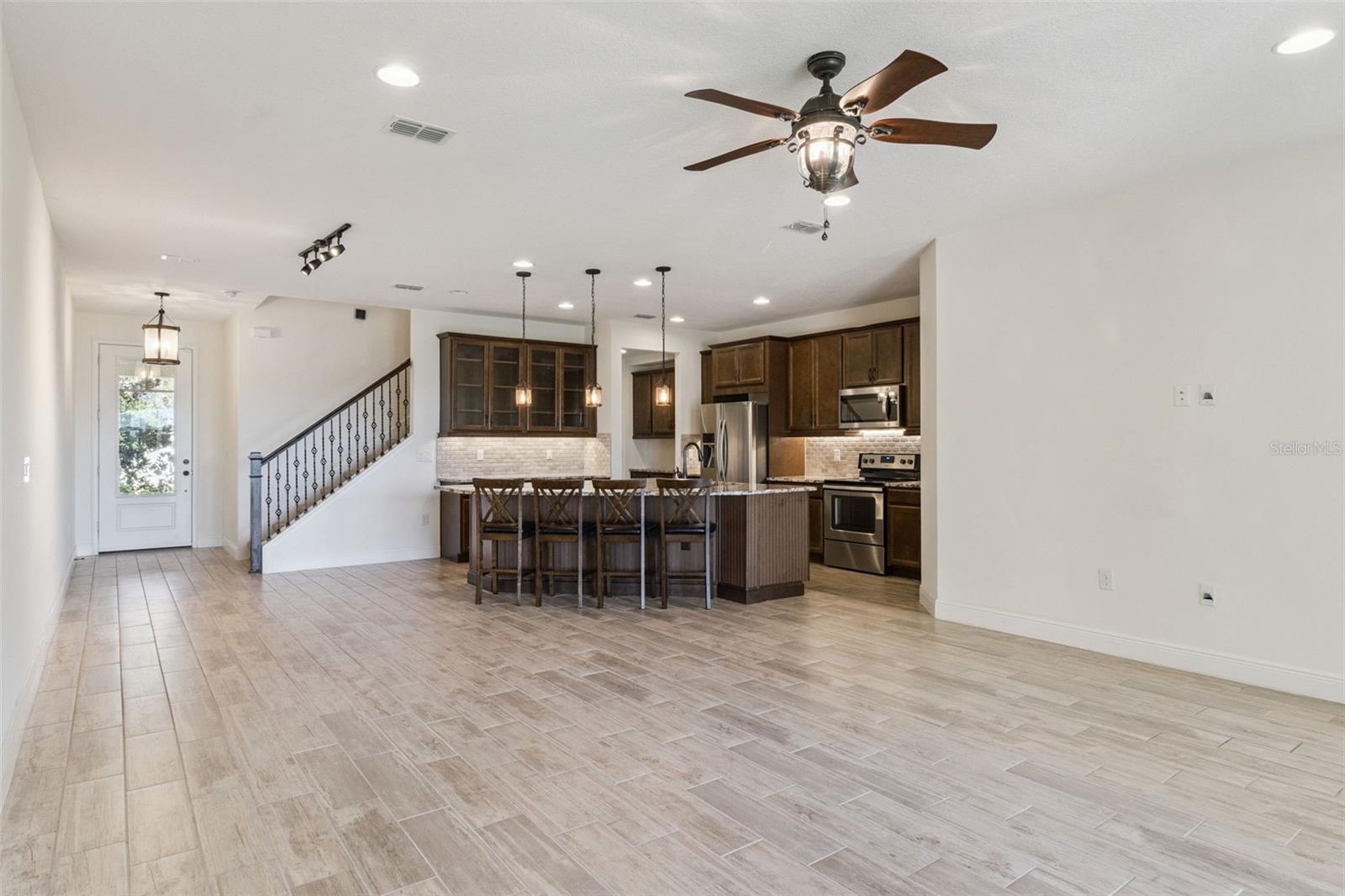 BAYSIDE TERRACE - Residential