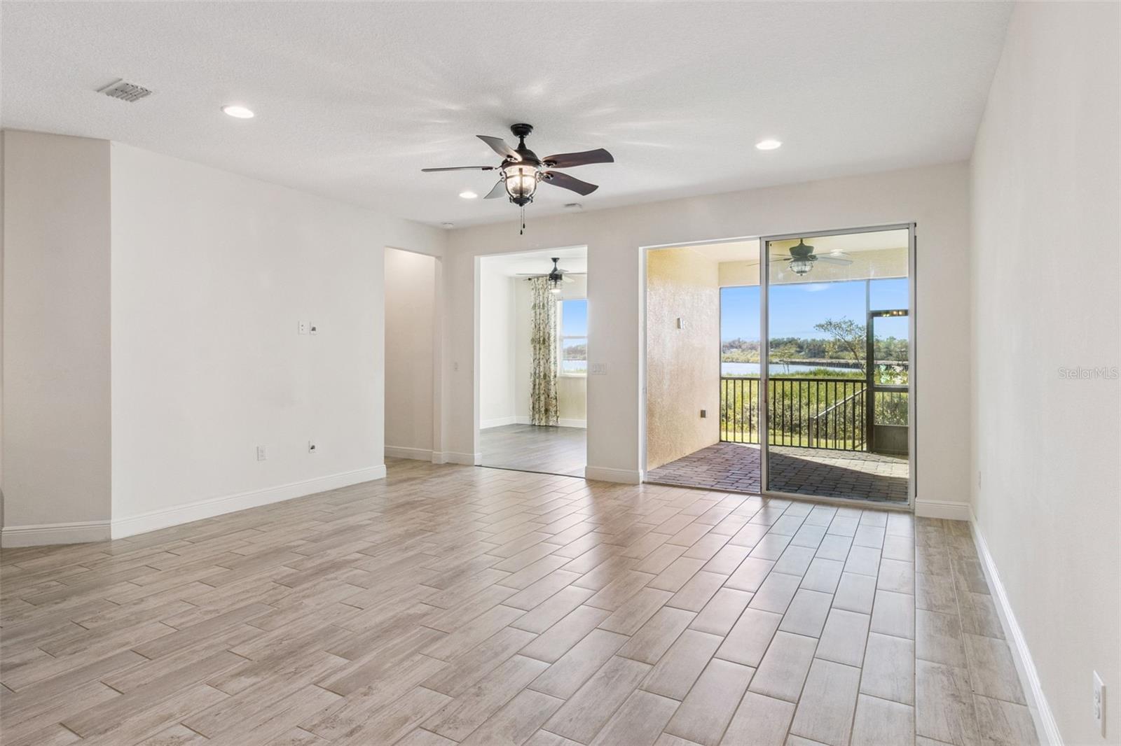 BAYSIDE TERRACE - Residential